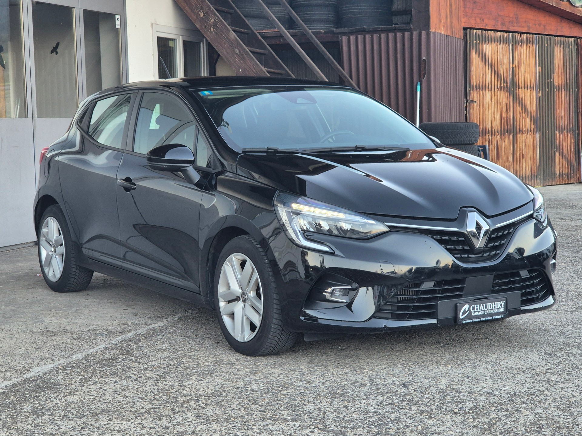 RENAULT Clio 1.0 Zen-showroom-element-3