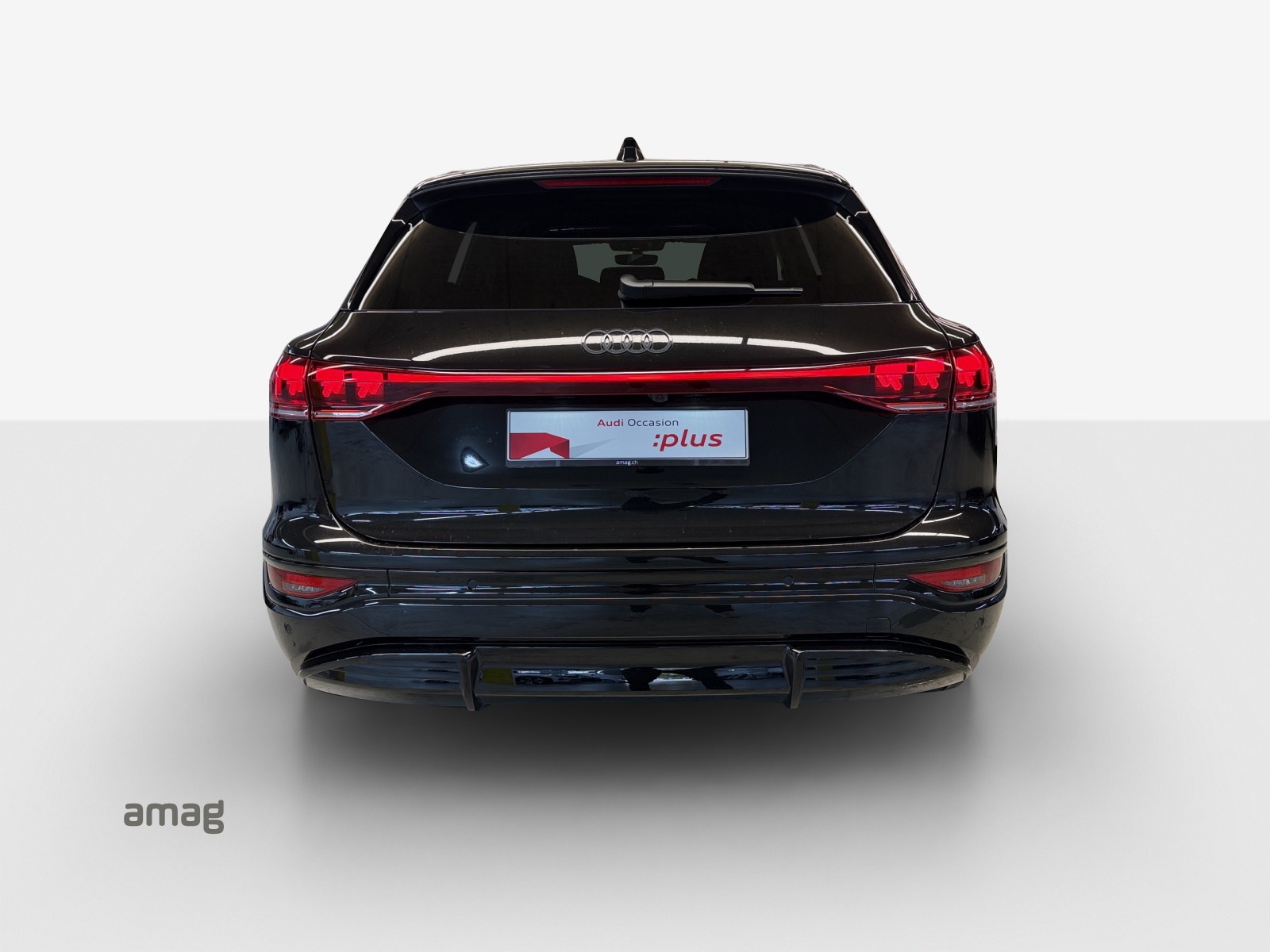 AUDI SQ6 e-tron quattro-showroom-element-3