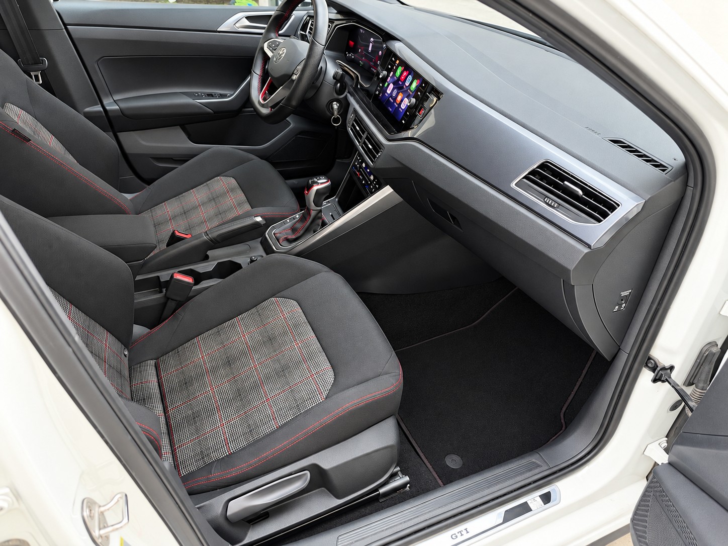 VW Polo 2.0 TSI GTI PRO-image-15