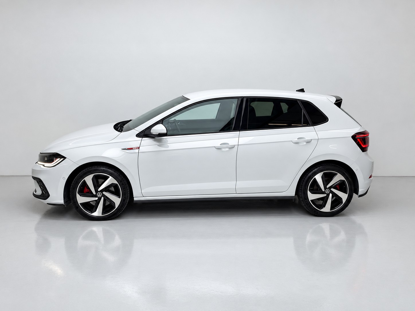 VW Polo 2.0 TSI GTI PRO-showroom-element-1