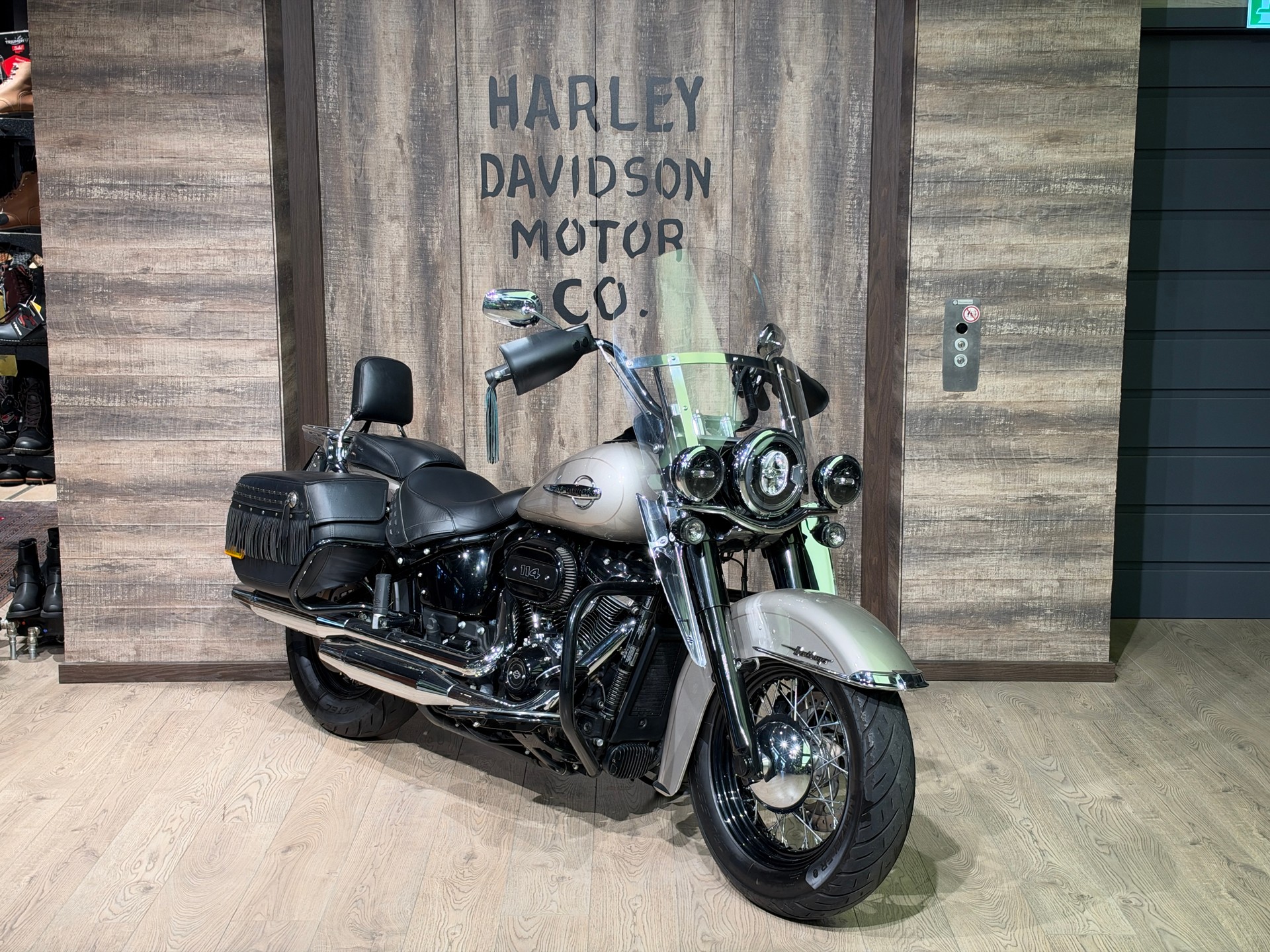 HARLEY-DAVIDSON FLHCS Heritage Classic 114 ABS-image-1