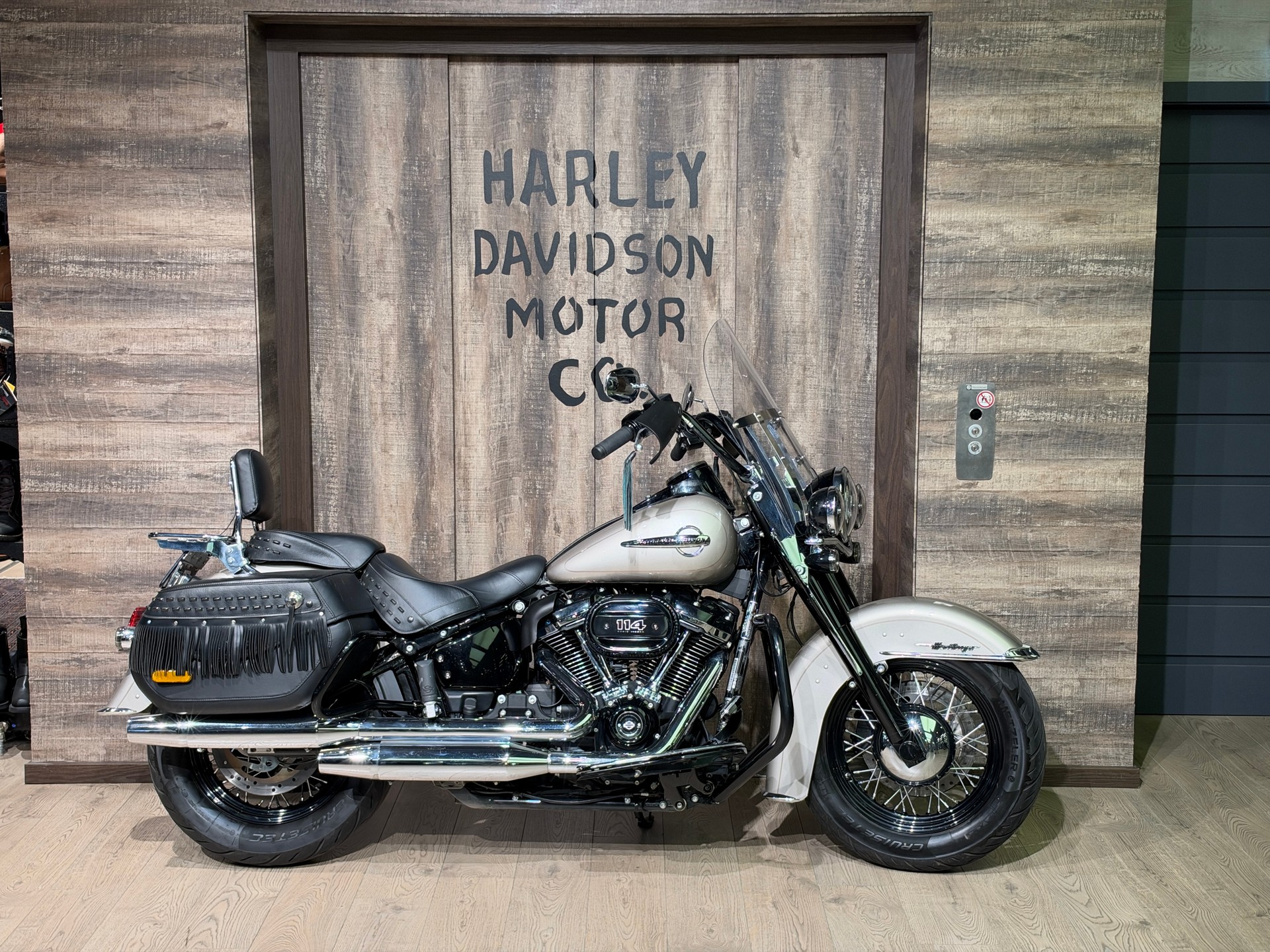 HARLEY-DAVIDSON FLHCS Heritage Classic 114 ABS-image-0