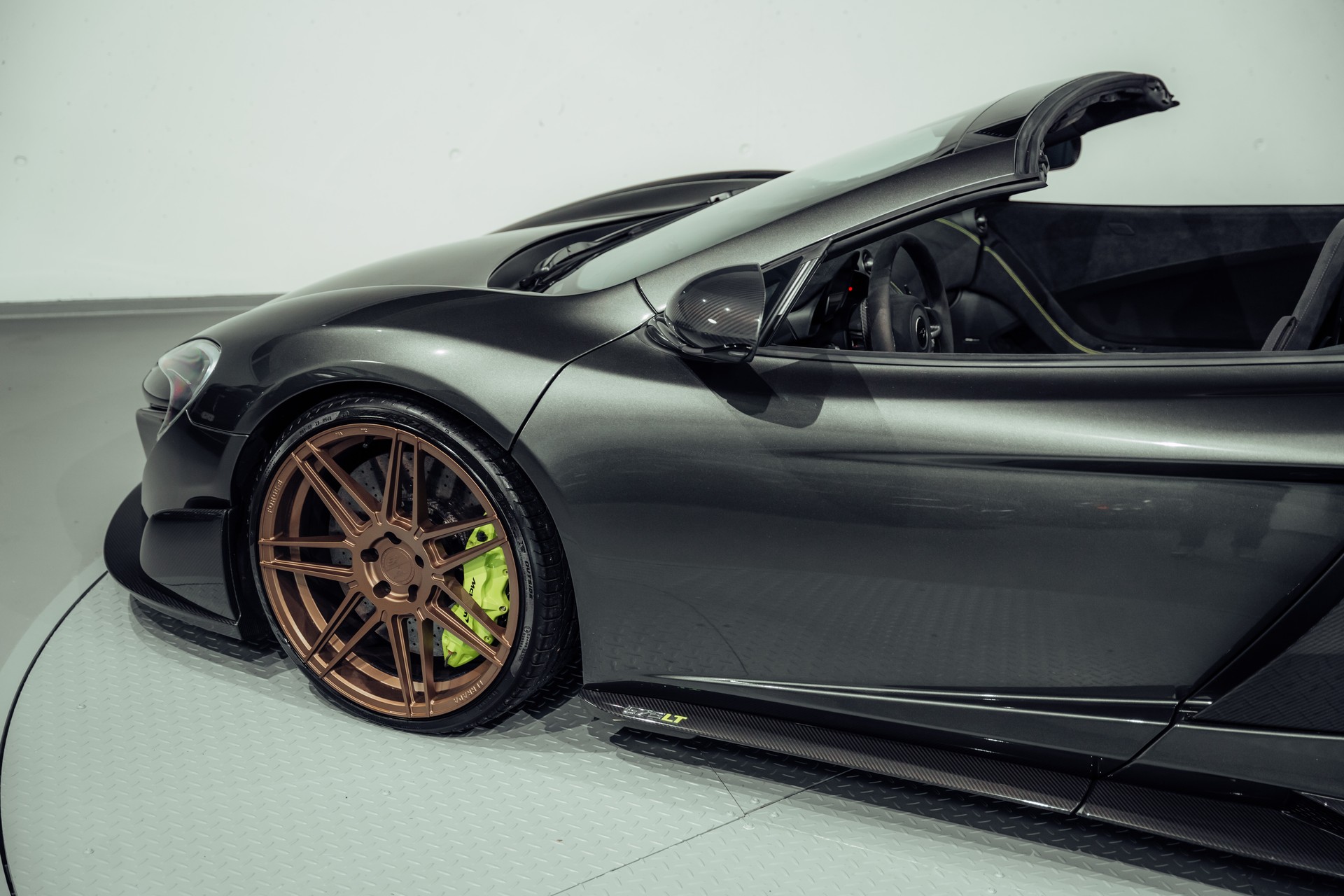 McLAREN 675LT Spider 3.8 V8 SSG-image-10