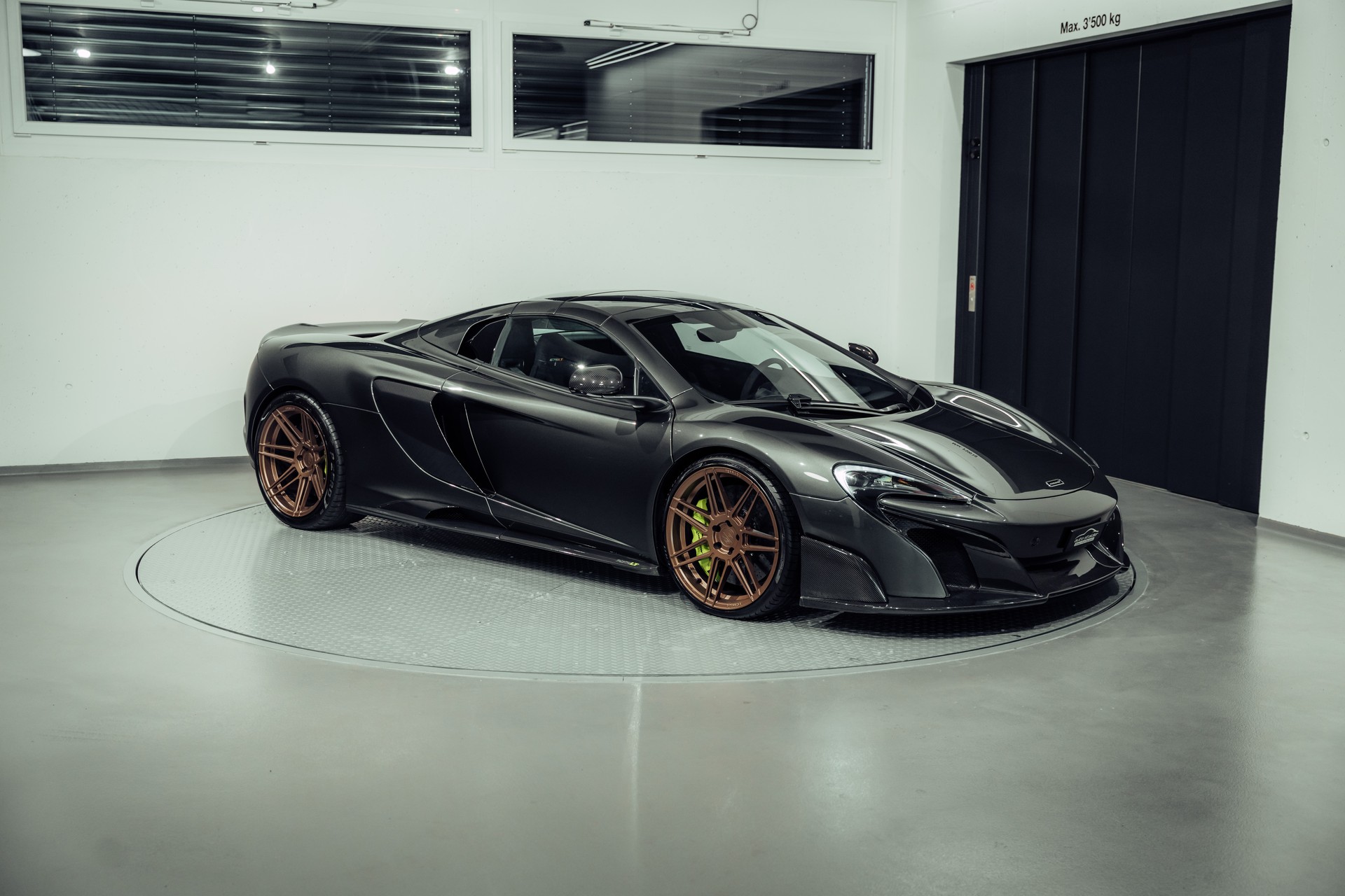 McLAREN 675LT Spider 3.8 V8 SSG-showroom-element-2