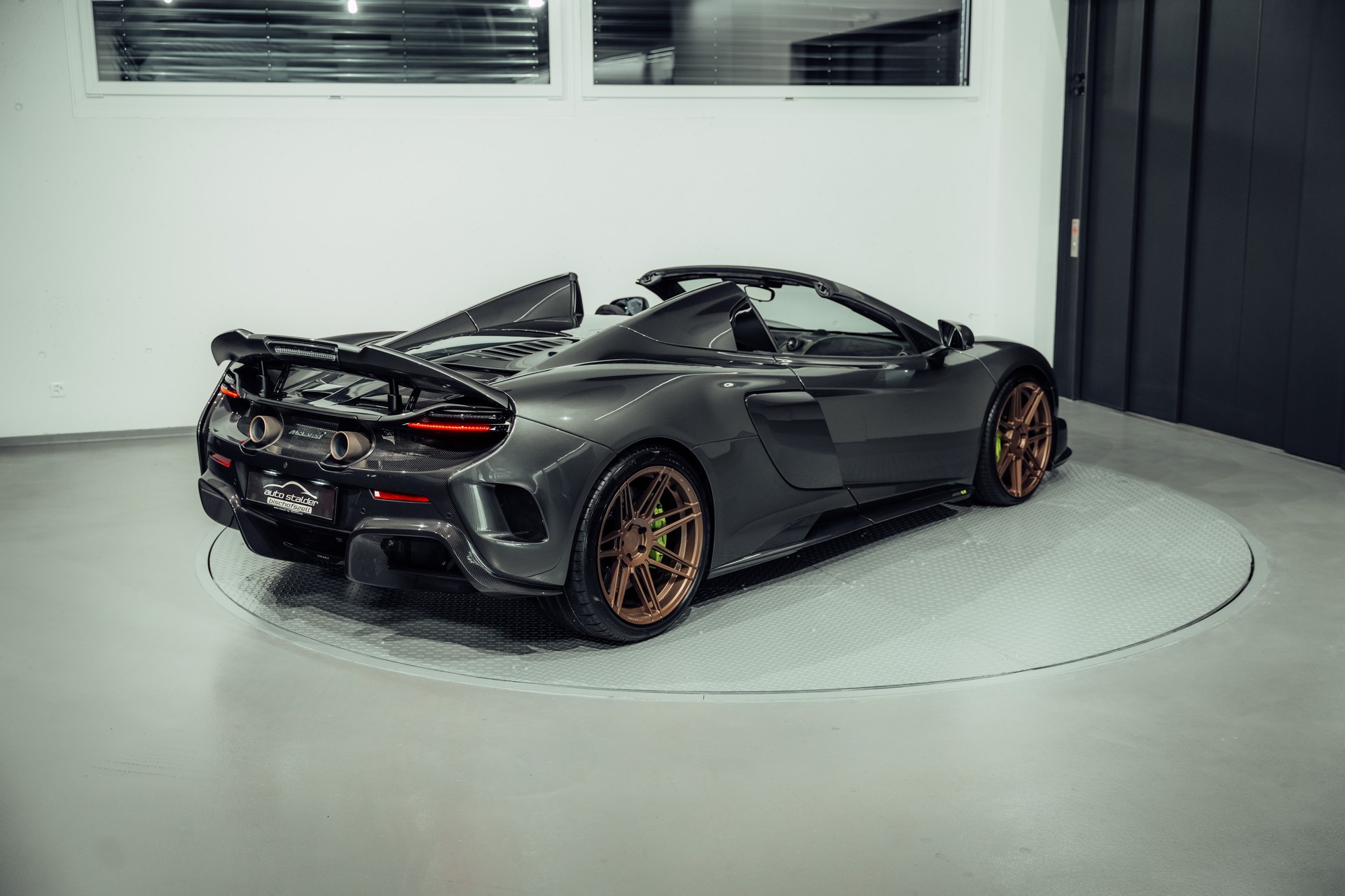 McLAREN 675LT Spider 3.8 V8 SSG-image-18