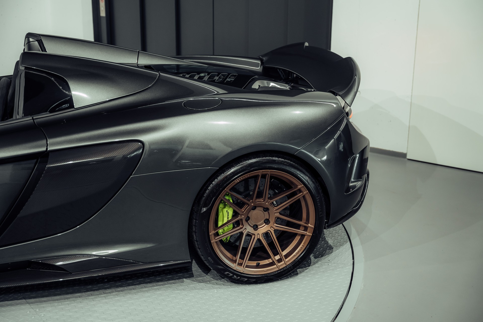 McLAREN 675LT Spider 3.8 V8 SSG-image-9