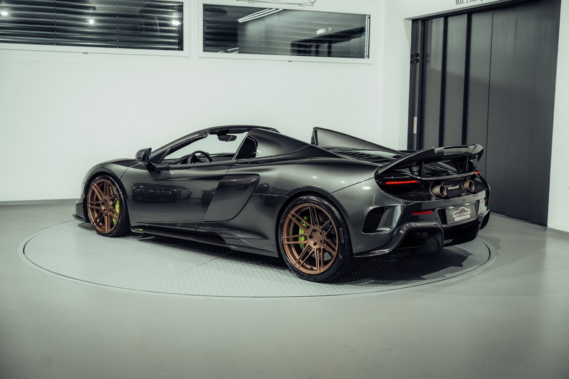 McLAREN 675LT Spider 3.8 V8 SSG-image-11