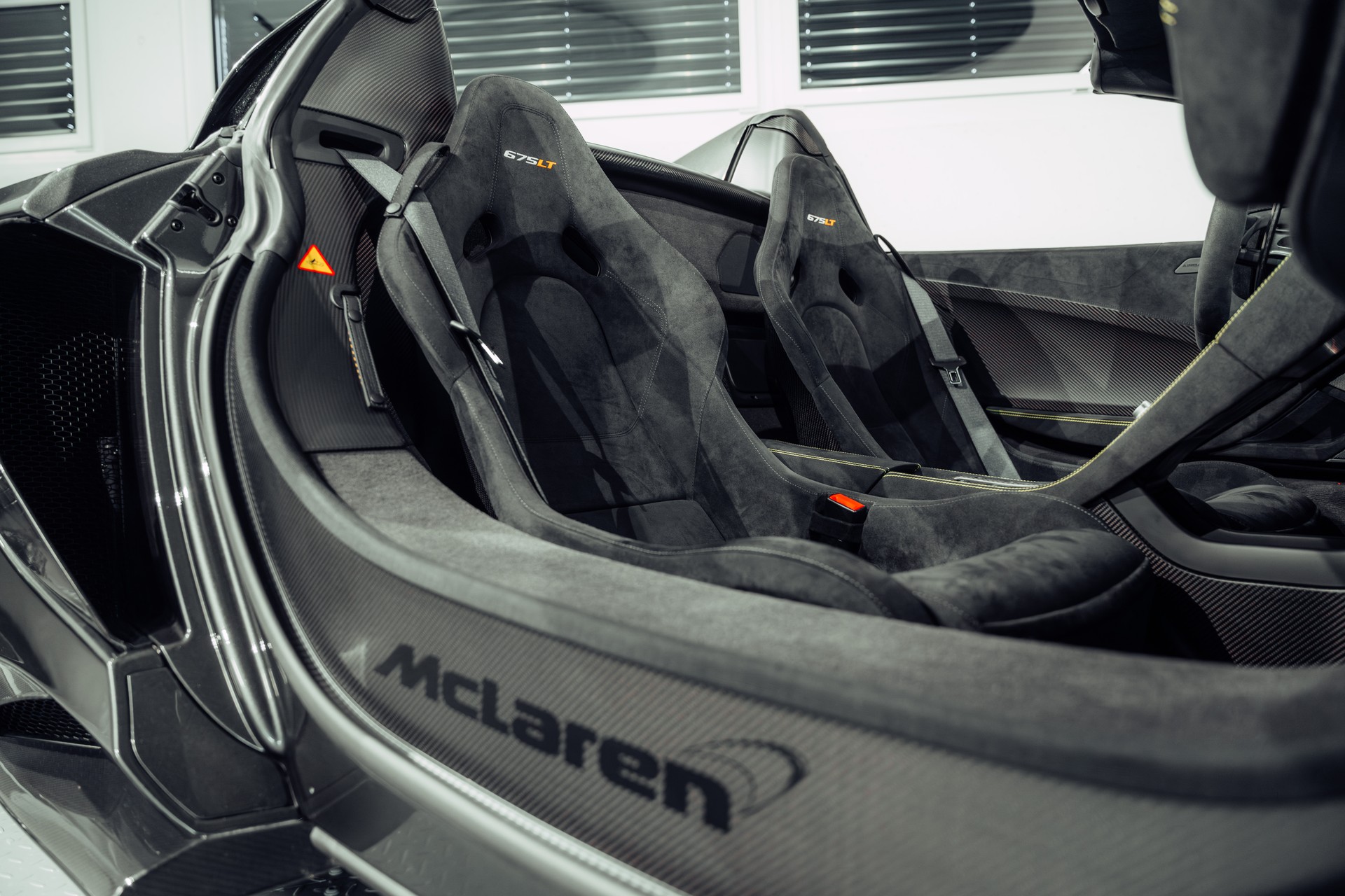 McLAREN 675LT Spider 3.8 V8 SSG-image-25