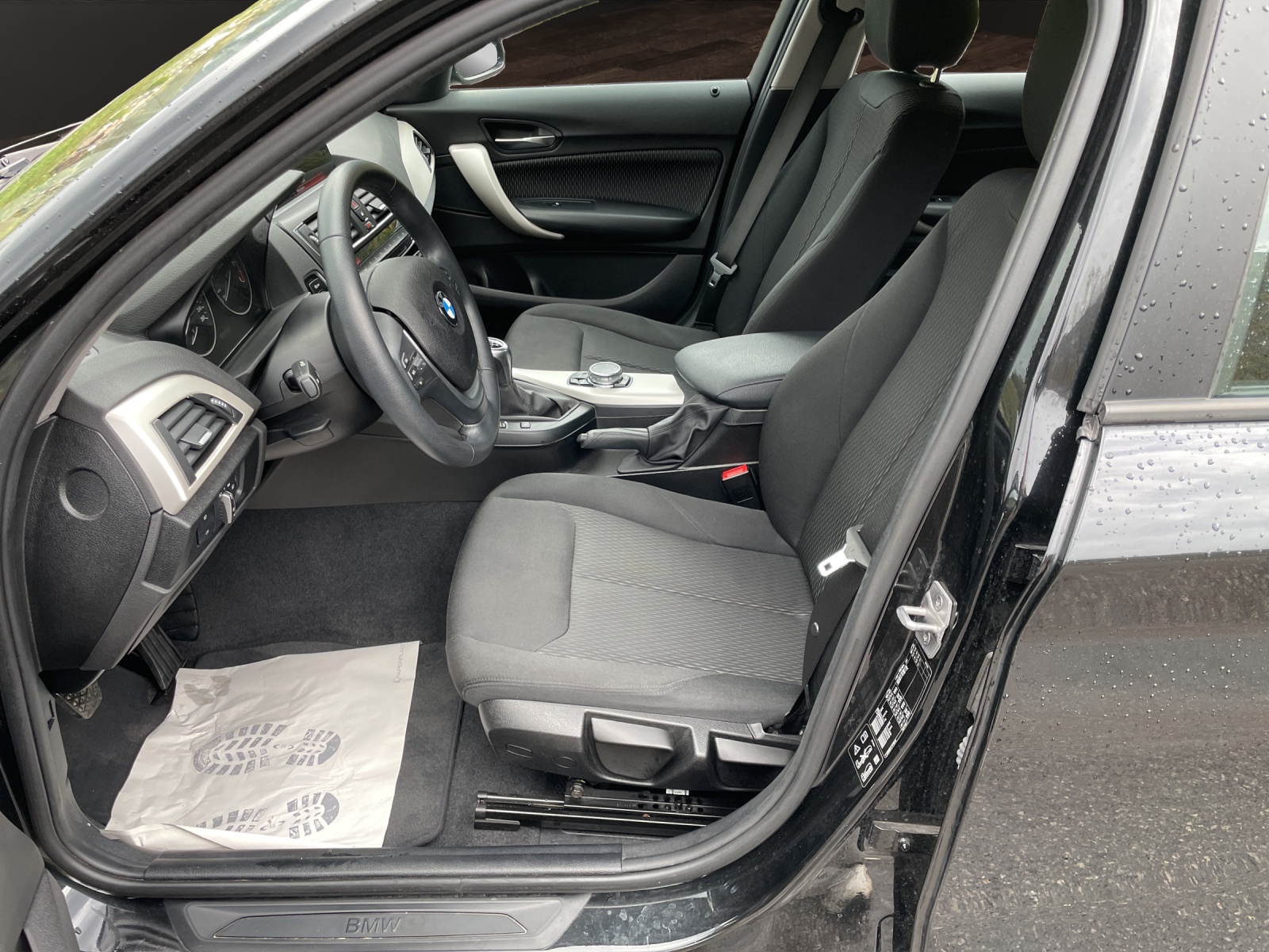 BMW 118d xDrive [Expertise du jour + Garantie 12 mois + Service & Immat. Offerts]-image-9