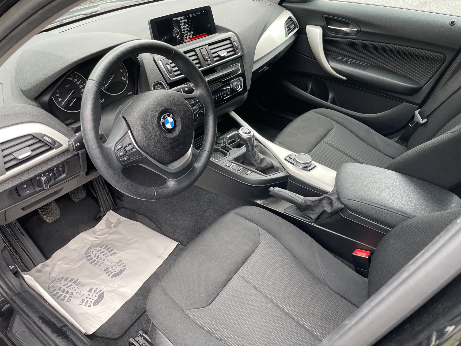 BMW 118d xDrive [Expertise du jour + Garantie 12 mois + Service & Immat. Offerts]-image-13