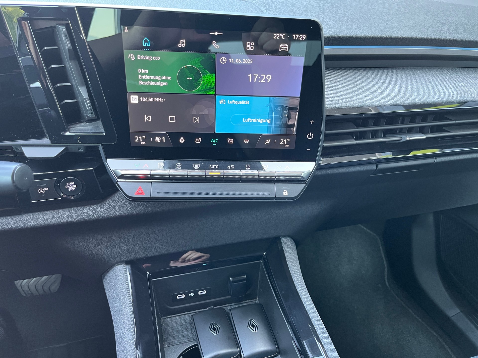 RENAULT Austral 1.3 MHEV 160 Techno A-image-12