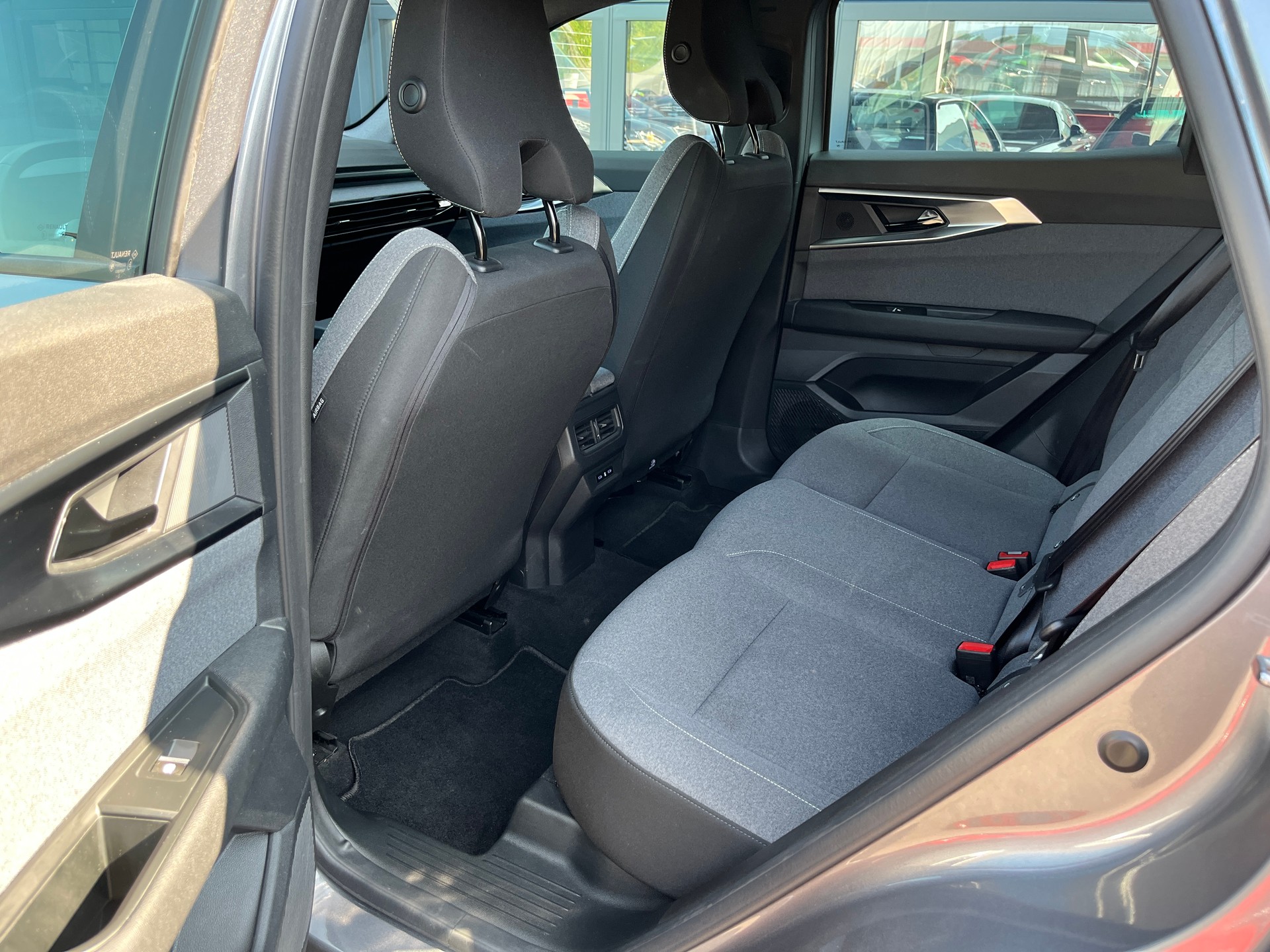 RENAULT Austral 1.3 MHEV 160 Techno A-image-6