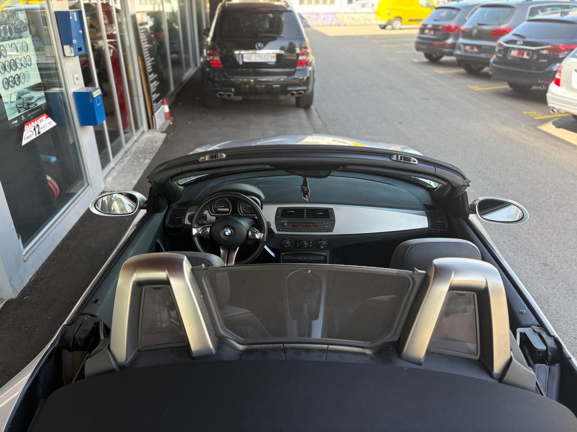 BMW Z4 2.0i Roadster-image-4