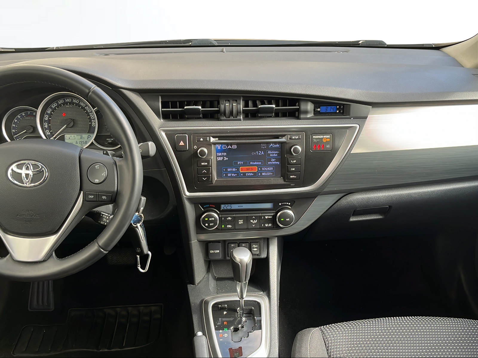 TOYOTA Auris 1.6 Luna Multidrive-image-8