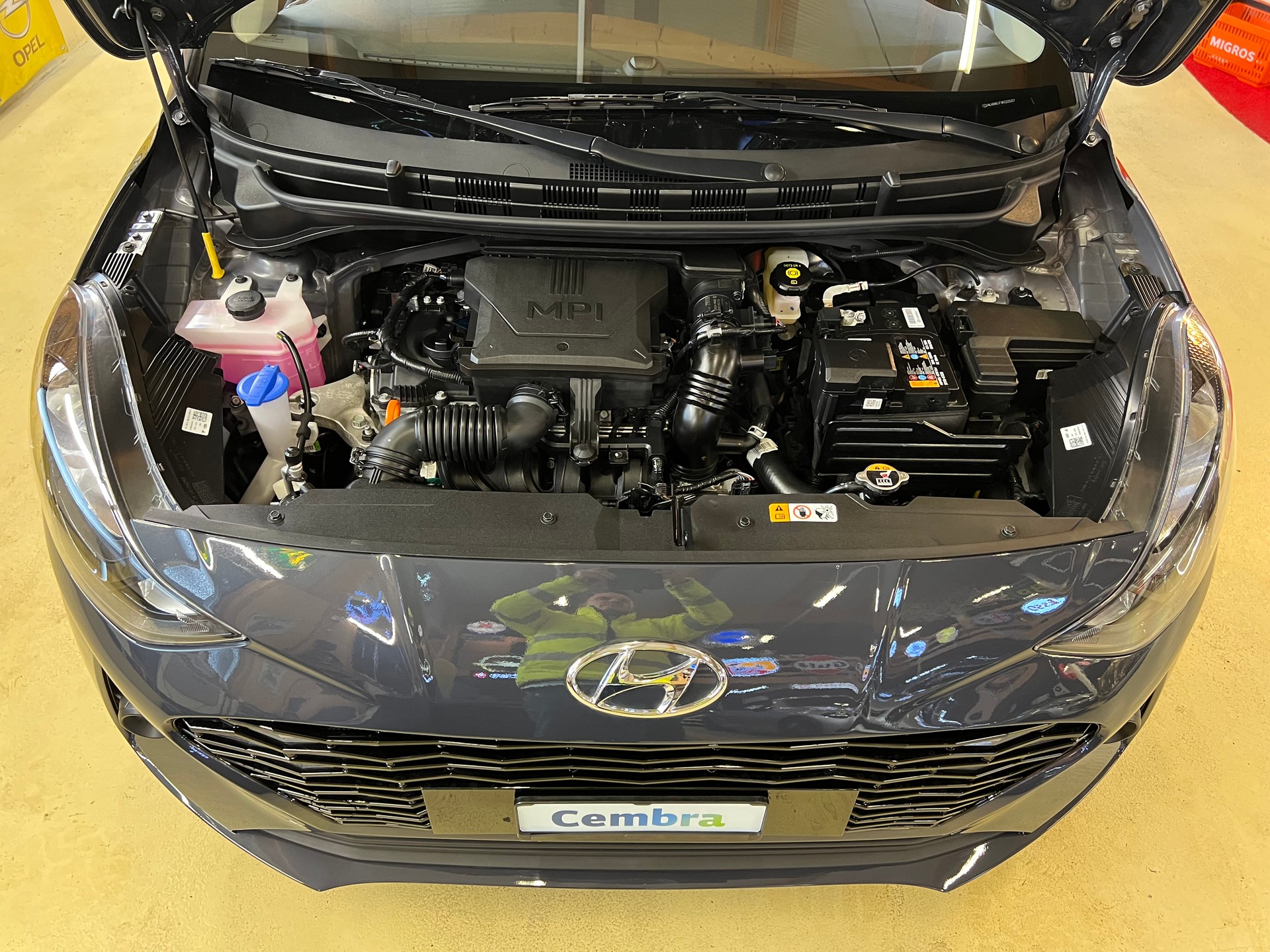 HYUNDAI i10 1.2 "BENZINER CH WAGEN" + SITZHEIZUNG + ALUFELGEN + VIEL ZUBEHÖR + SAUBER + GEPFLEGT. !! NUR 6`800 KM !!-image-18