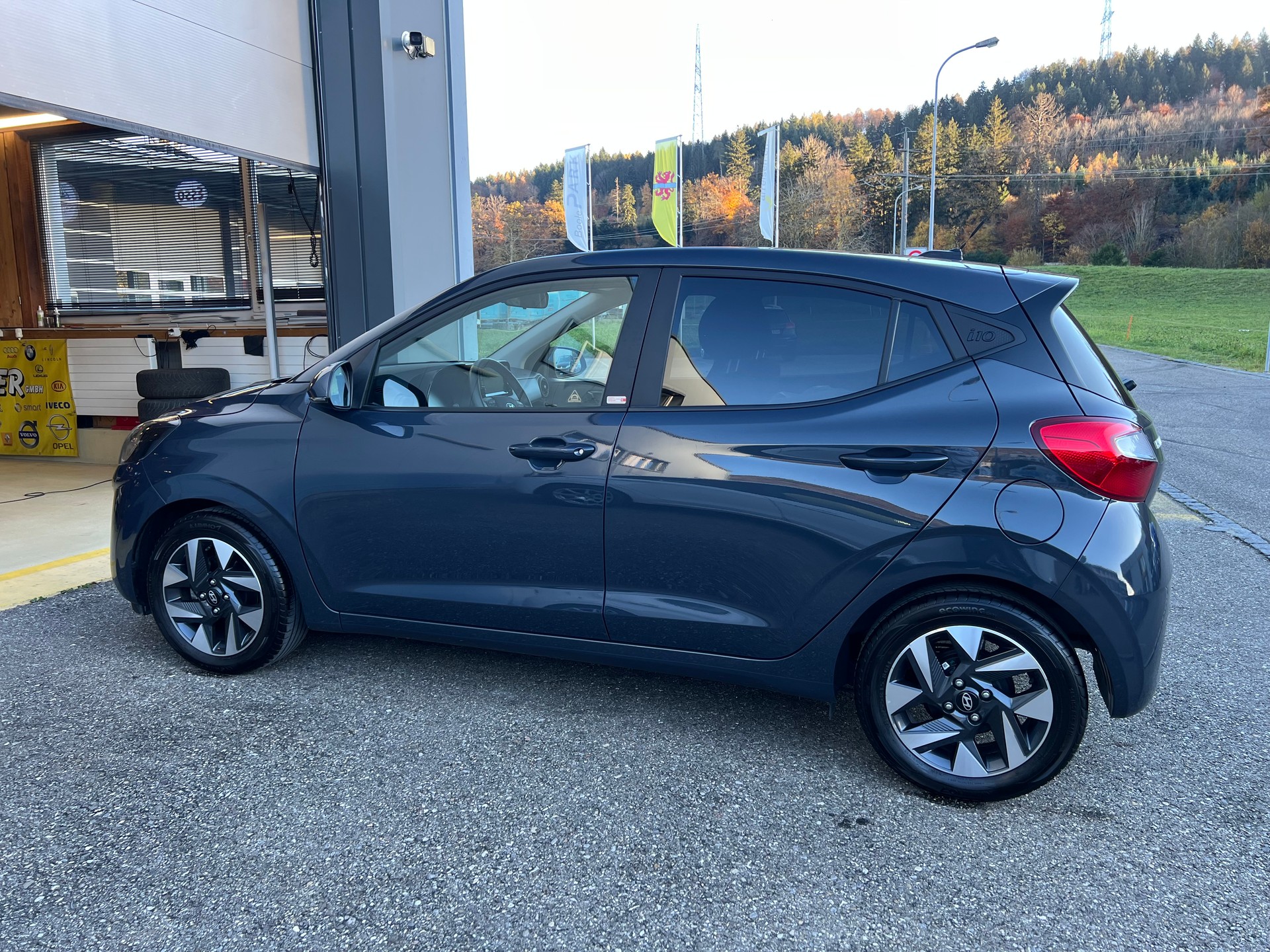 HYUNDAI i10 1.2 "BENZINER CH WAGEN" + SITZHEIZUNG + ALUFELGEN + VIEL ZUBEHÖR + SAUBER + GEPFLEGT. !! NUR 6`800 KM !!-image-11