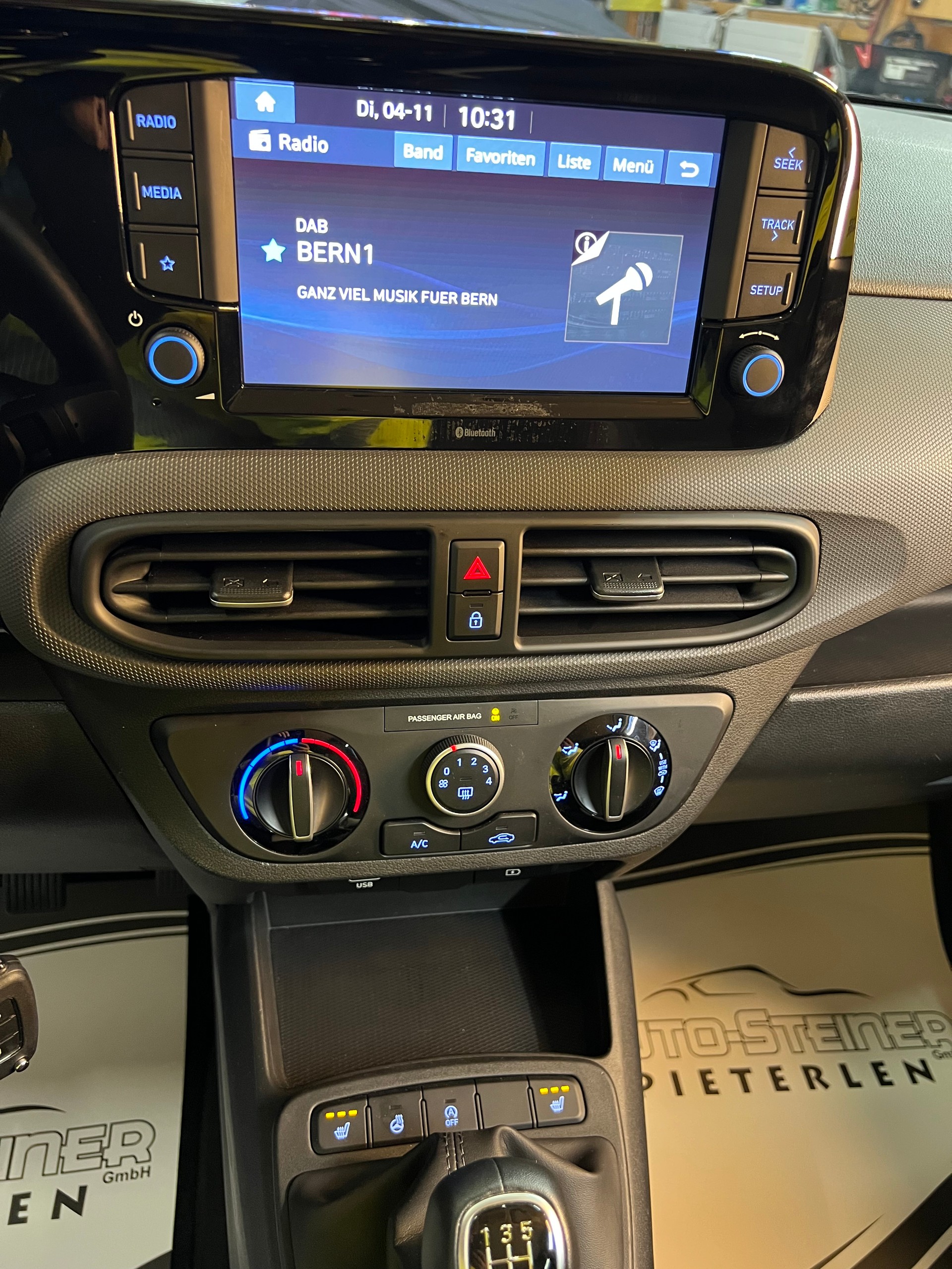 HYUNDAI i10 1.2 "BENZINER CH WAGEN" + SITZHEIZUNG + ALUFELGEN + VIEL ZUBEHÖR + SAUBER + GEPFLEGT. !! NUR 6`800 KM !!-image-25