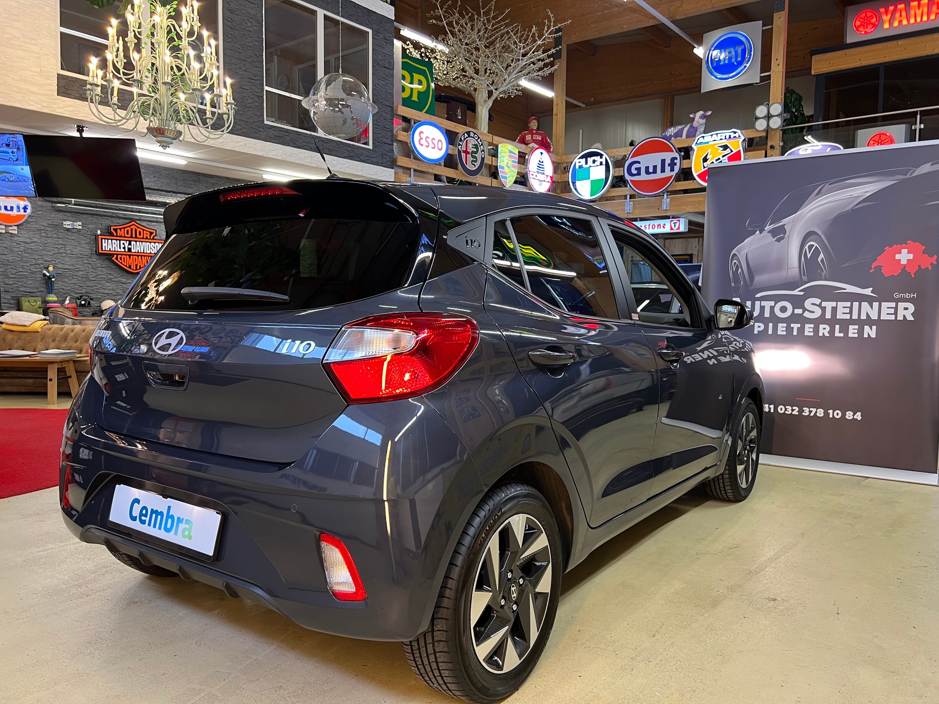 HYUNDAI i10 1.2 "BENZINER CH WAGEN" + SITZHEIZUNG + ALUFELGEN + VIEL ZUBEHÖR + SAUBER + GEPFLEGT. !! NUR 6`800 KM !!-showroom-element-2