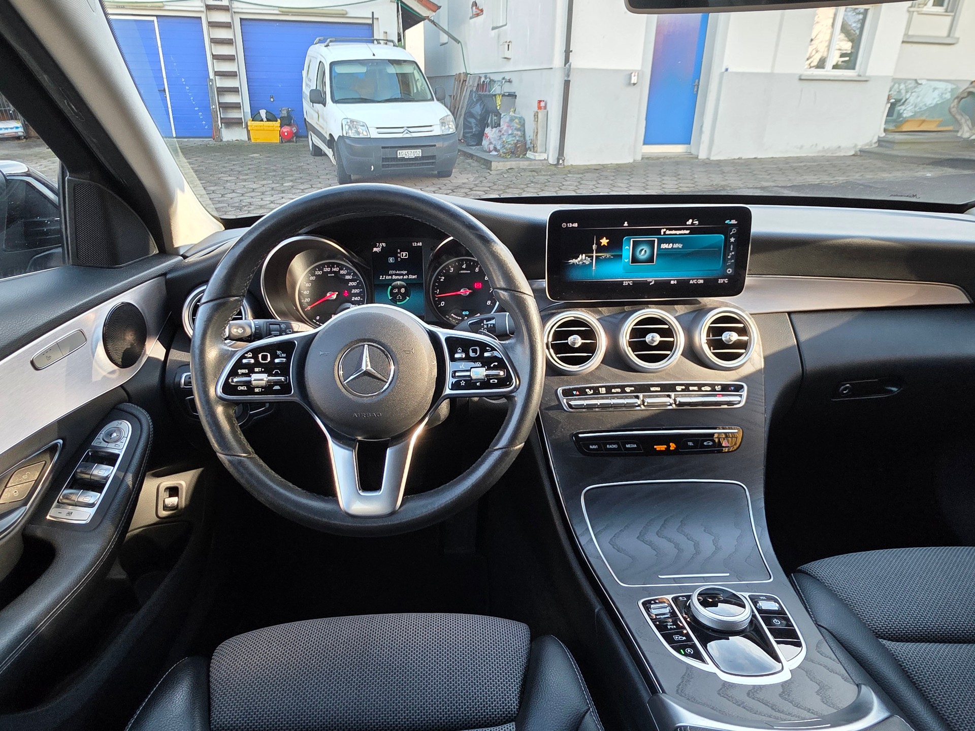MERCEDES-BENZ C 200 Avantgarde 9G-Tronic-image-6