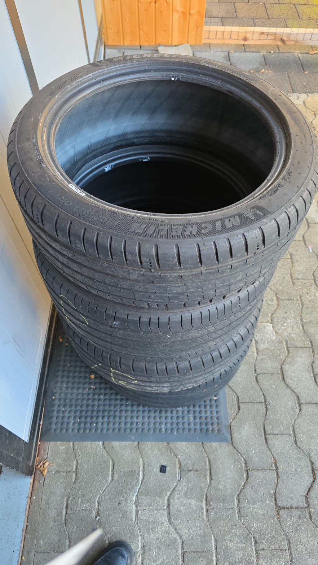 MERCEDES-BENZ C 220 d Swiss Star AMG Line 4Matic 9G-Tronic (CH)-image-24