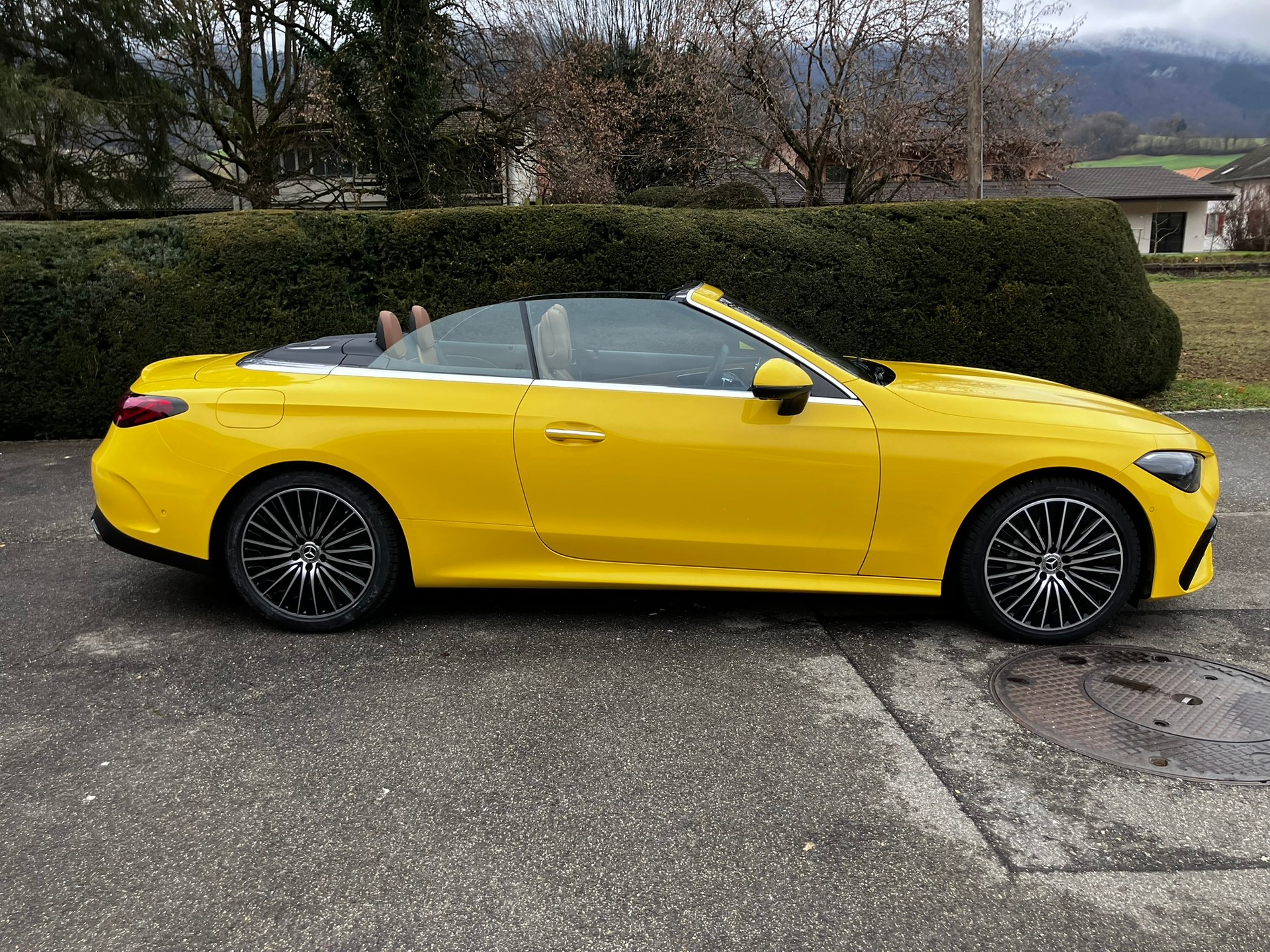 MERCEDES-BENZ CLE 300 Cabrio 4Matic 9G-Tronic-image-2