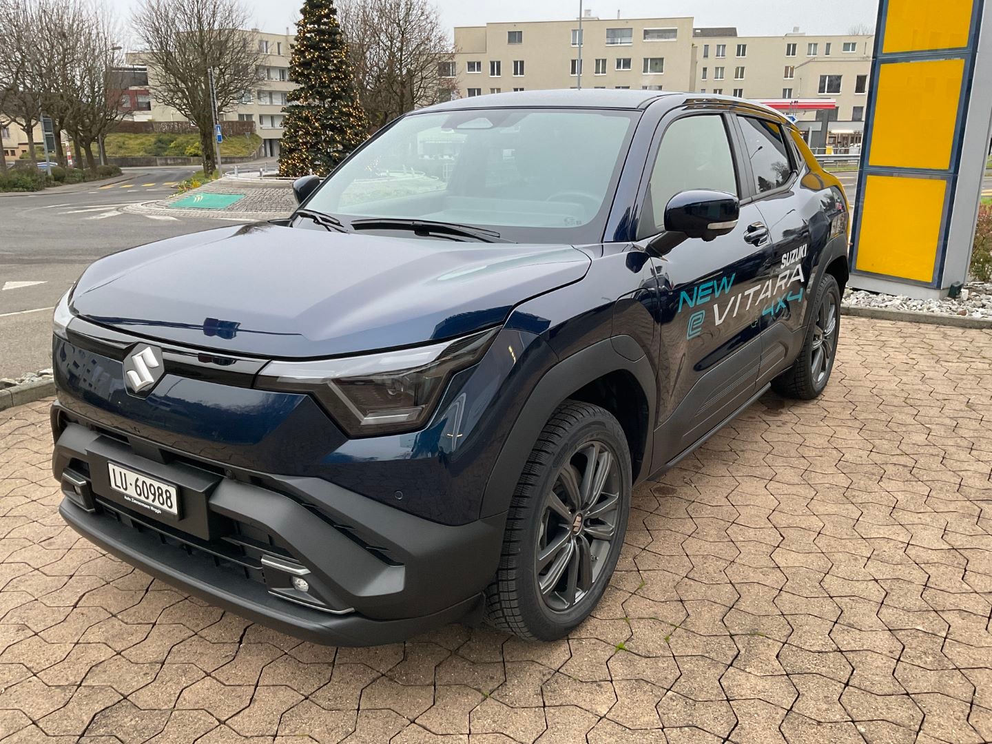 SUZUKI e Vitara Compact Top 4x4-image-1