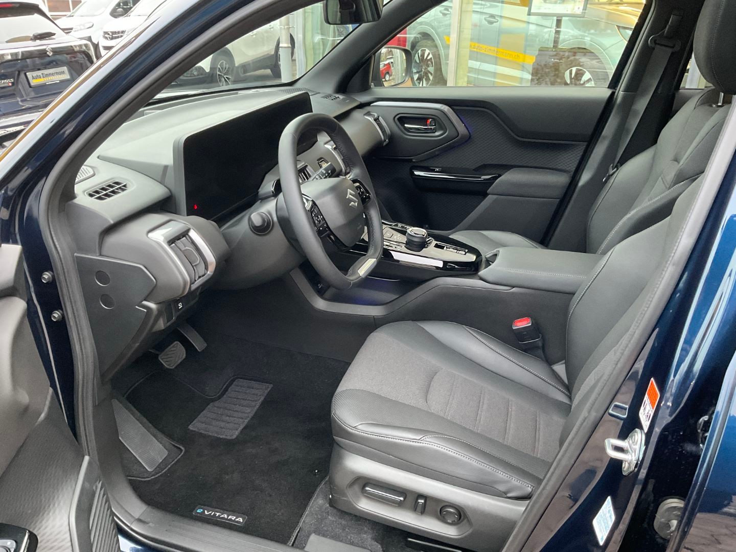 SUZUKI e Vitara Compact Top 4x4-image-5