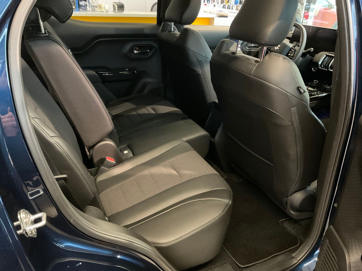 SUZUKI e Vitara Compact Top 4x4-image-10