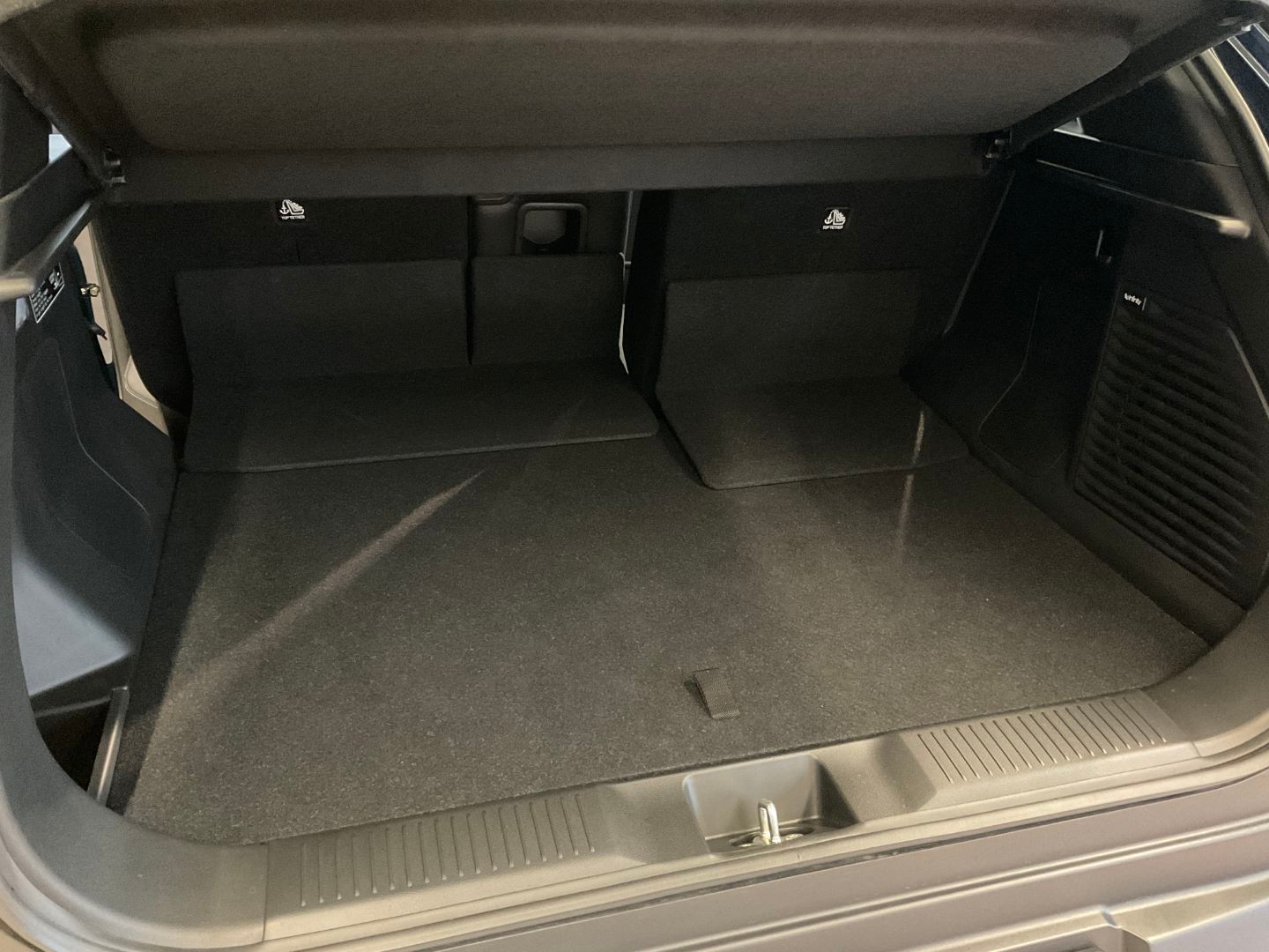 SUZUKI e Vitara Compact Top 4x4-image-12