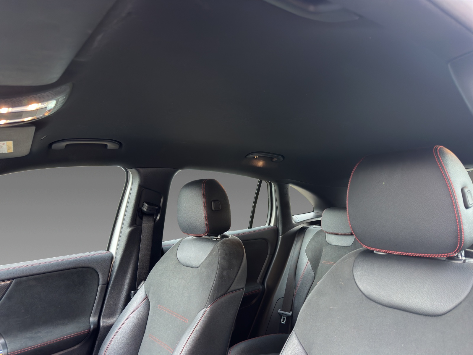 MERCEDES-BENZ GLA 250 4Matic AMG Line 8G-DCT-image-12