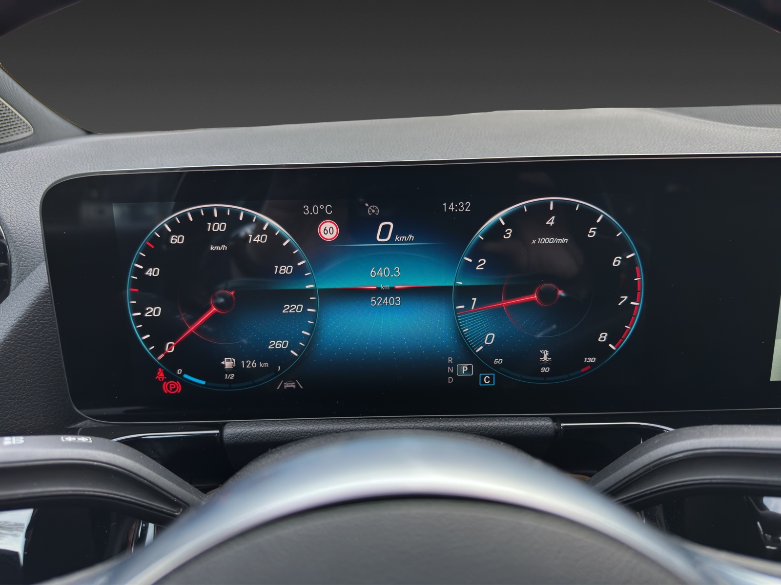 MERCEDES-BENZ GLA 250 4Matic AMG Line 8G-DCT-image-17