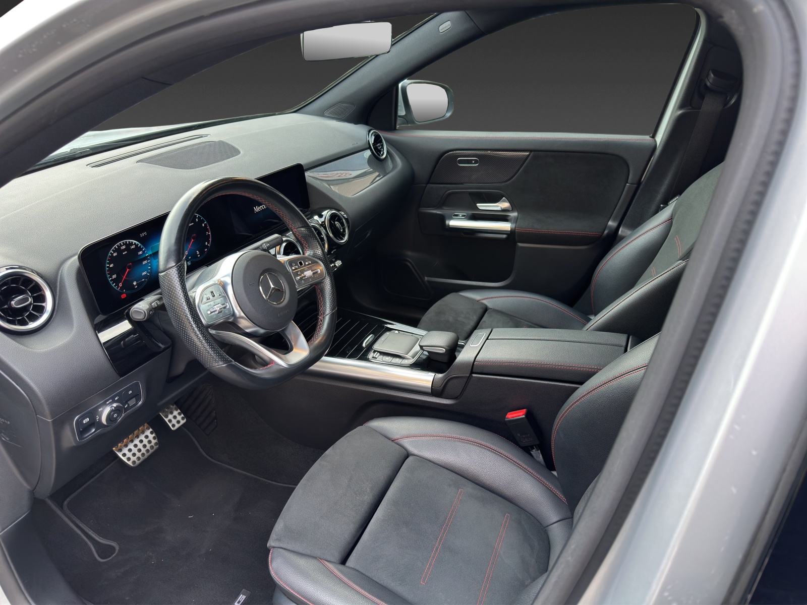 MERCEDES-BENZ GLA 250 4Matic AMG Line 8G-DCT-image-14