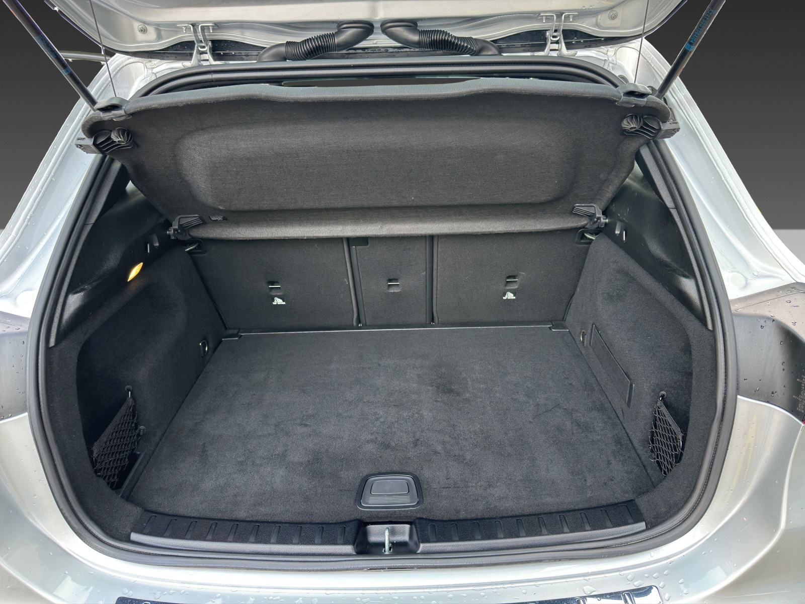 MERCEDES-BENZ GLA 250 4Matic AMG Line 8G-DCT-image-4