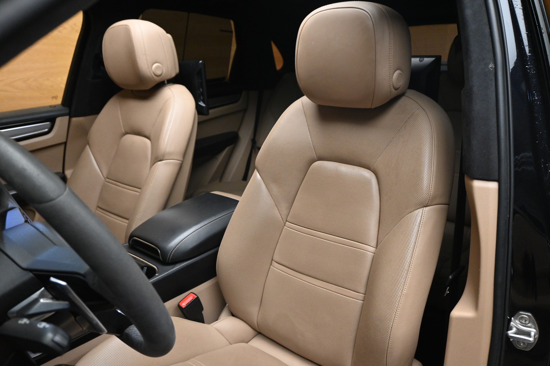 PORSCHE Cayenne Turbo S E-Hybrid-image-6
