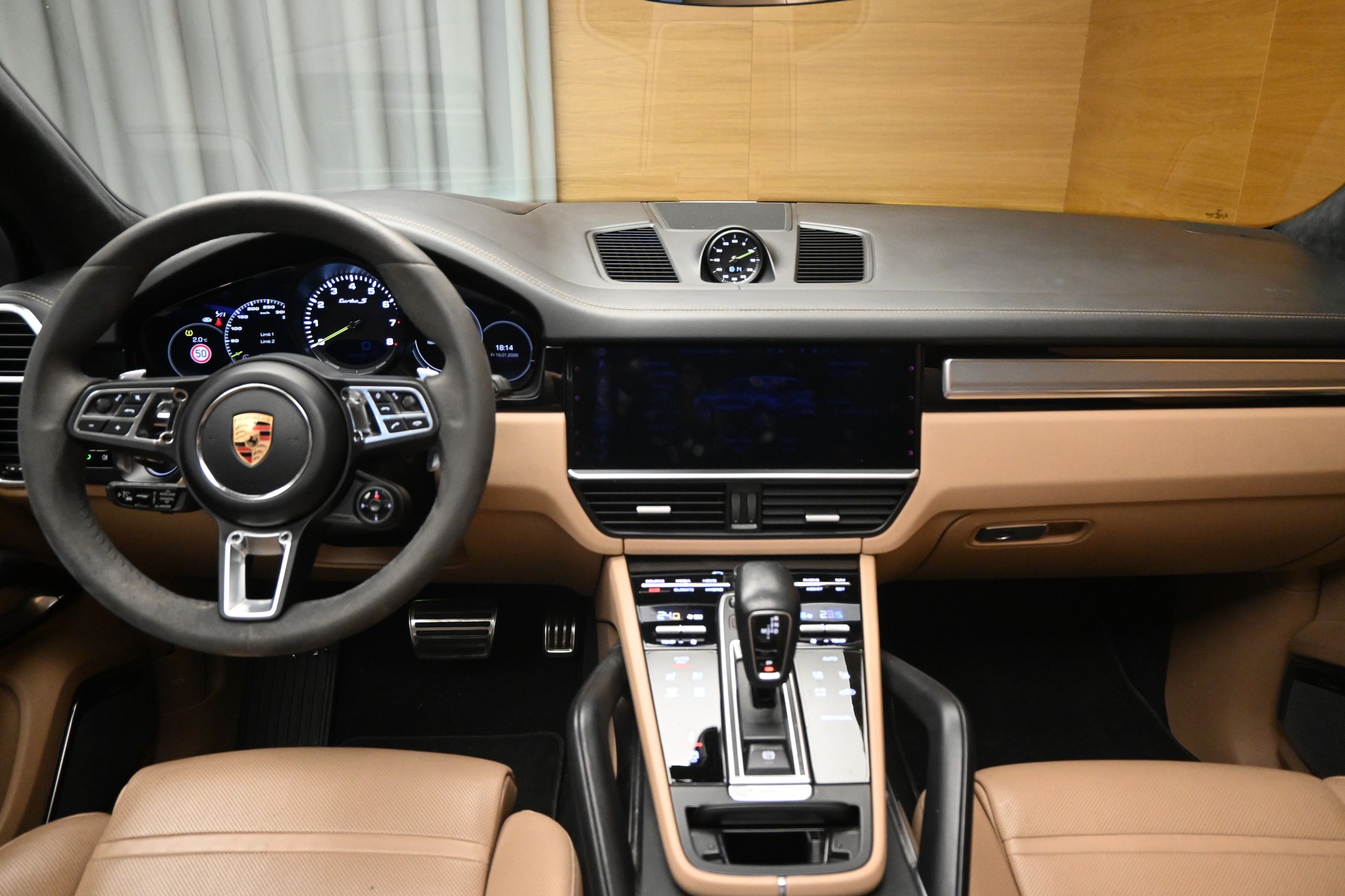 PORSCHE Cayenne Turbo S E-Hybrid-image-10