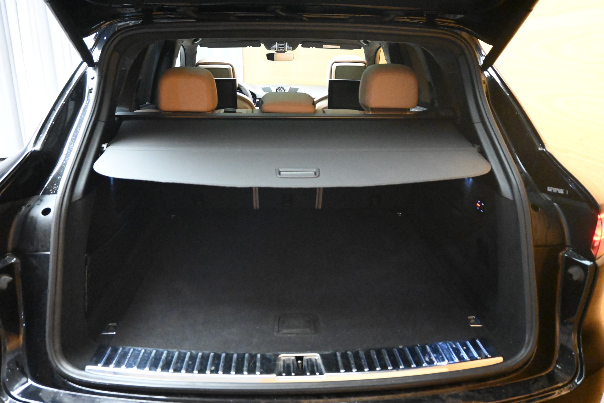 PORSCHE Cayenne Turbo S E-Hybrid-image-5