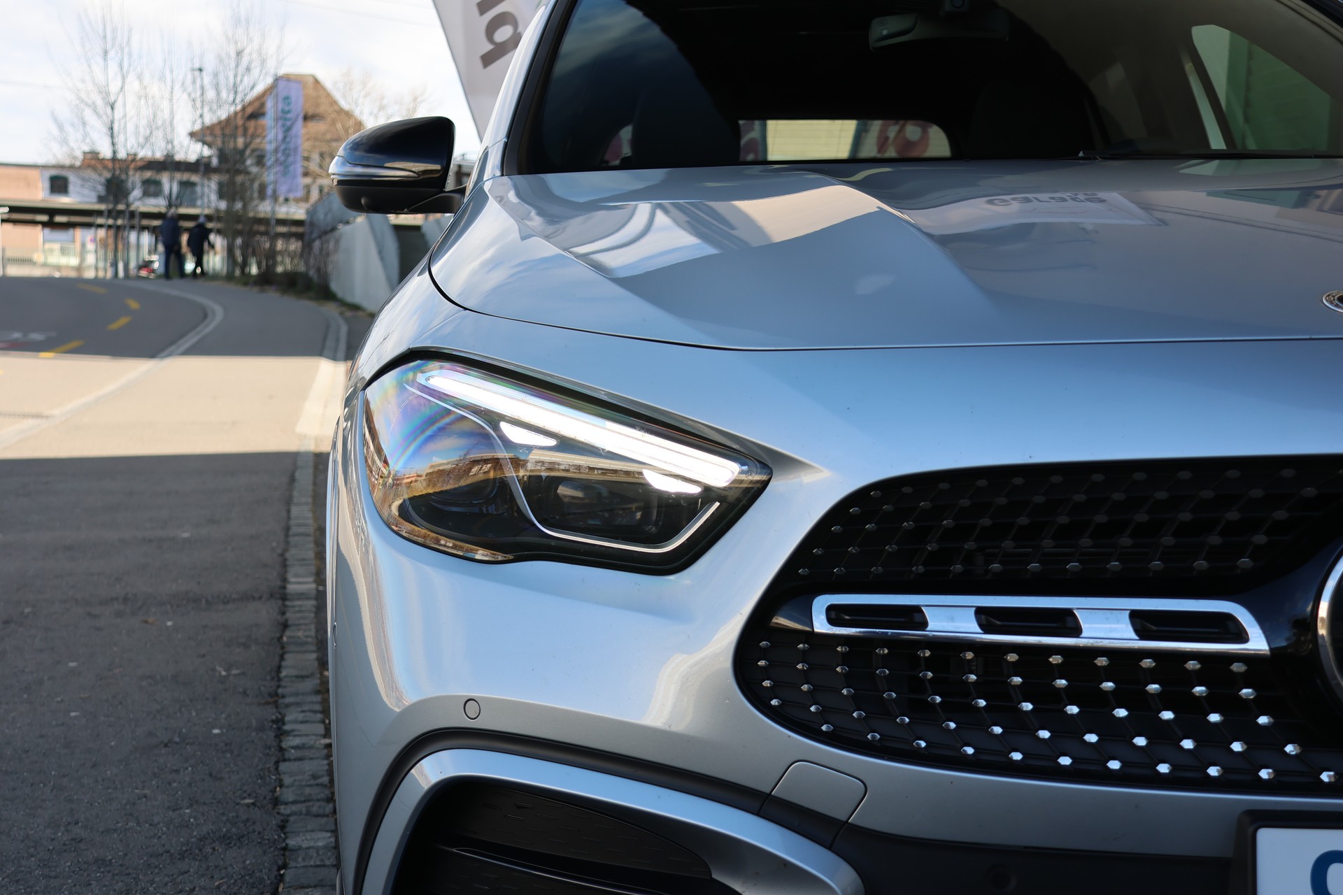 MERCEDES-BENZ GLA 220d 4Matic 8G-DCT-showroom-element-2