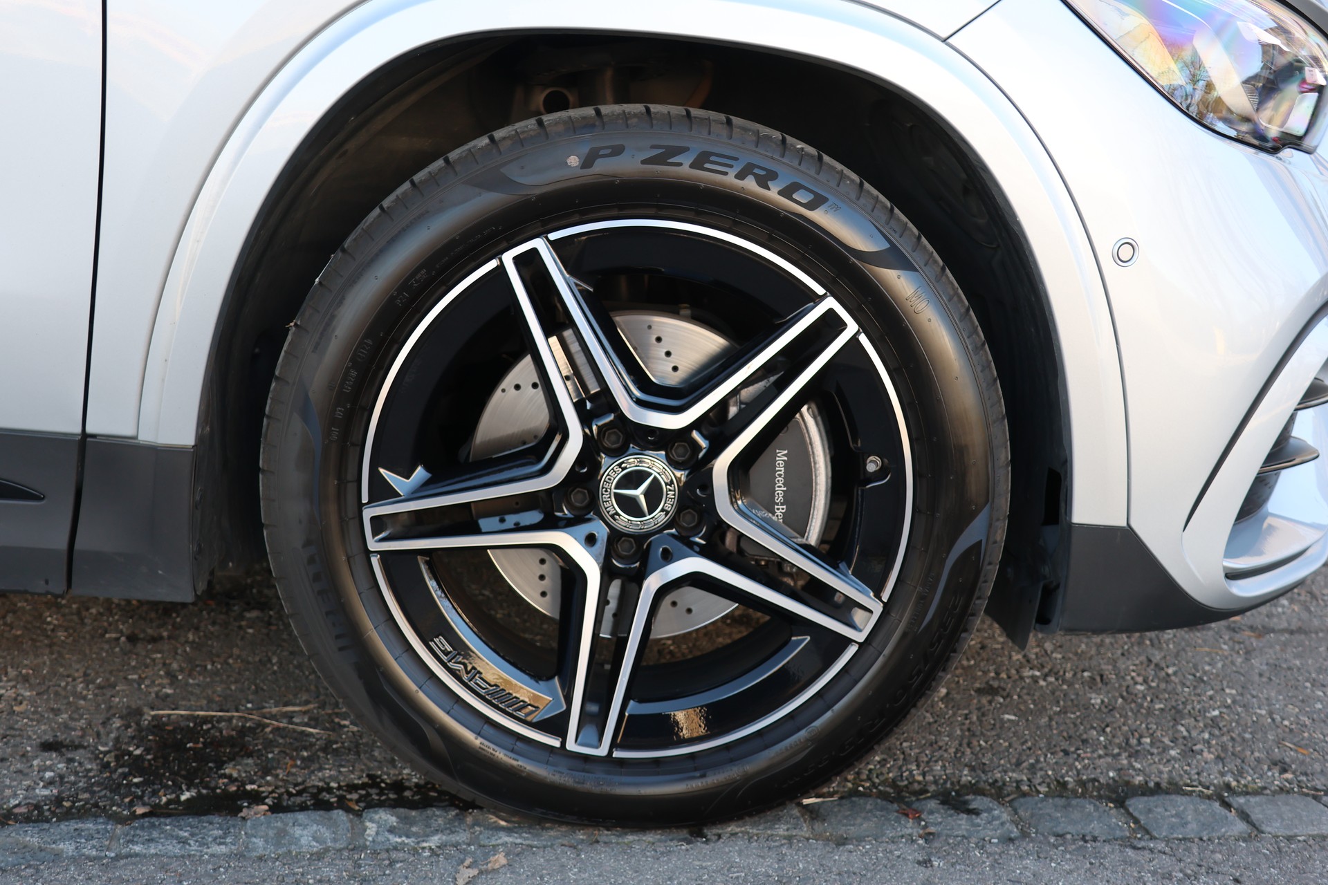 MERCEDES-BENZ GLA 220d 4Matic 8G-DCT-image-4