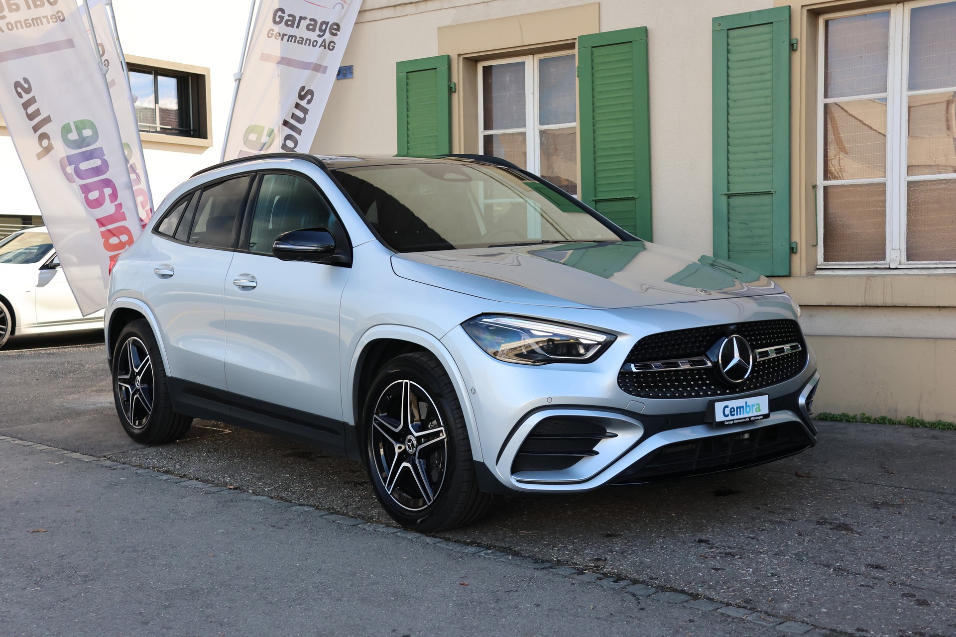 MERCEDES-BENZ GLA 220d 4Matic 8G-DCT-showroom-element-3