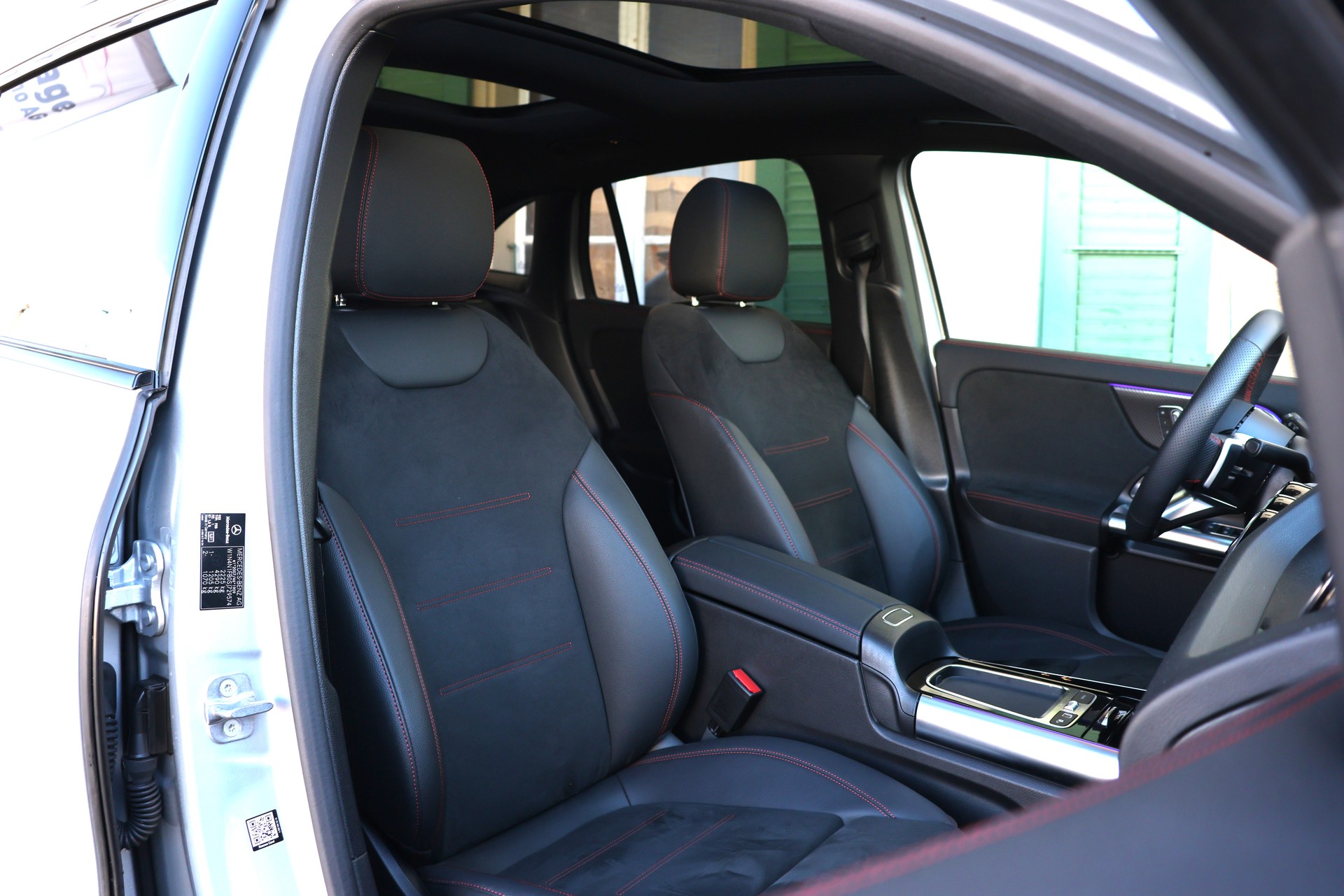 MERCEDES-BENZ GLA 220d 4Matic 8G-DCT-image-11