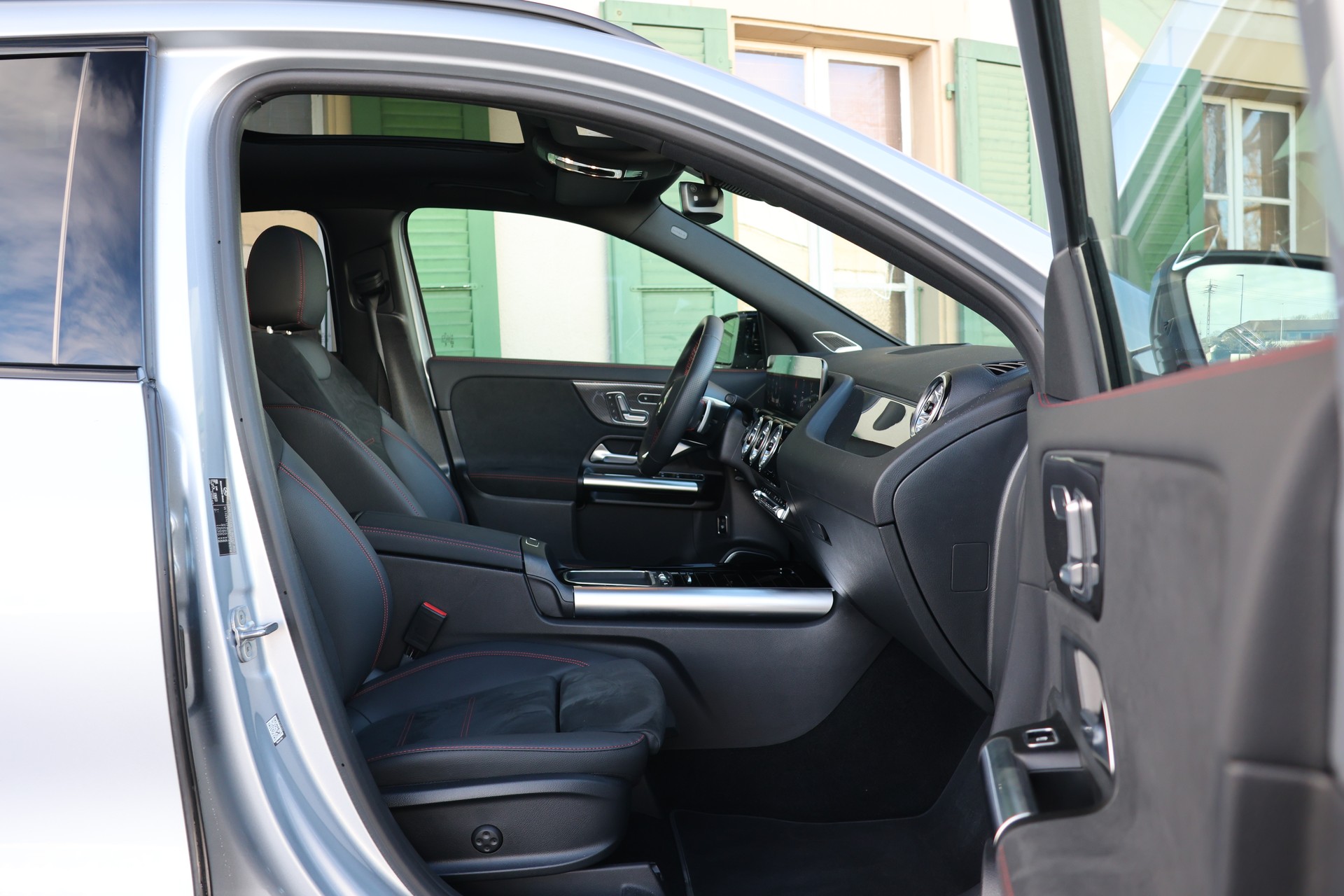 MERCEDES-BENZ GLA 220d 4Matic 8G-DCT-image-10