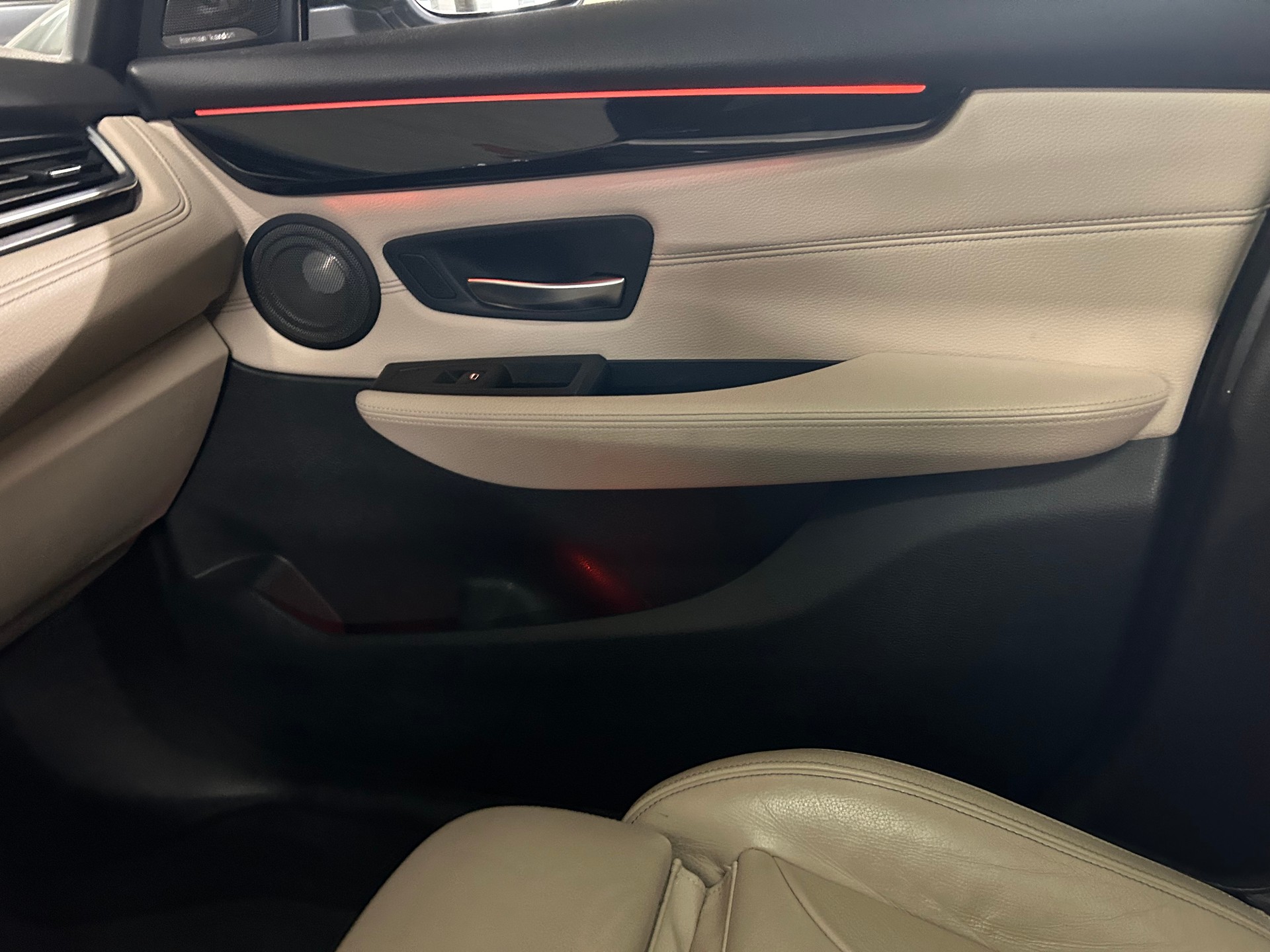 BMW 220d xDrive Active Tourer M Sport Steptronic-image-10