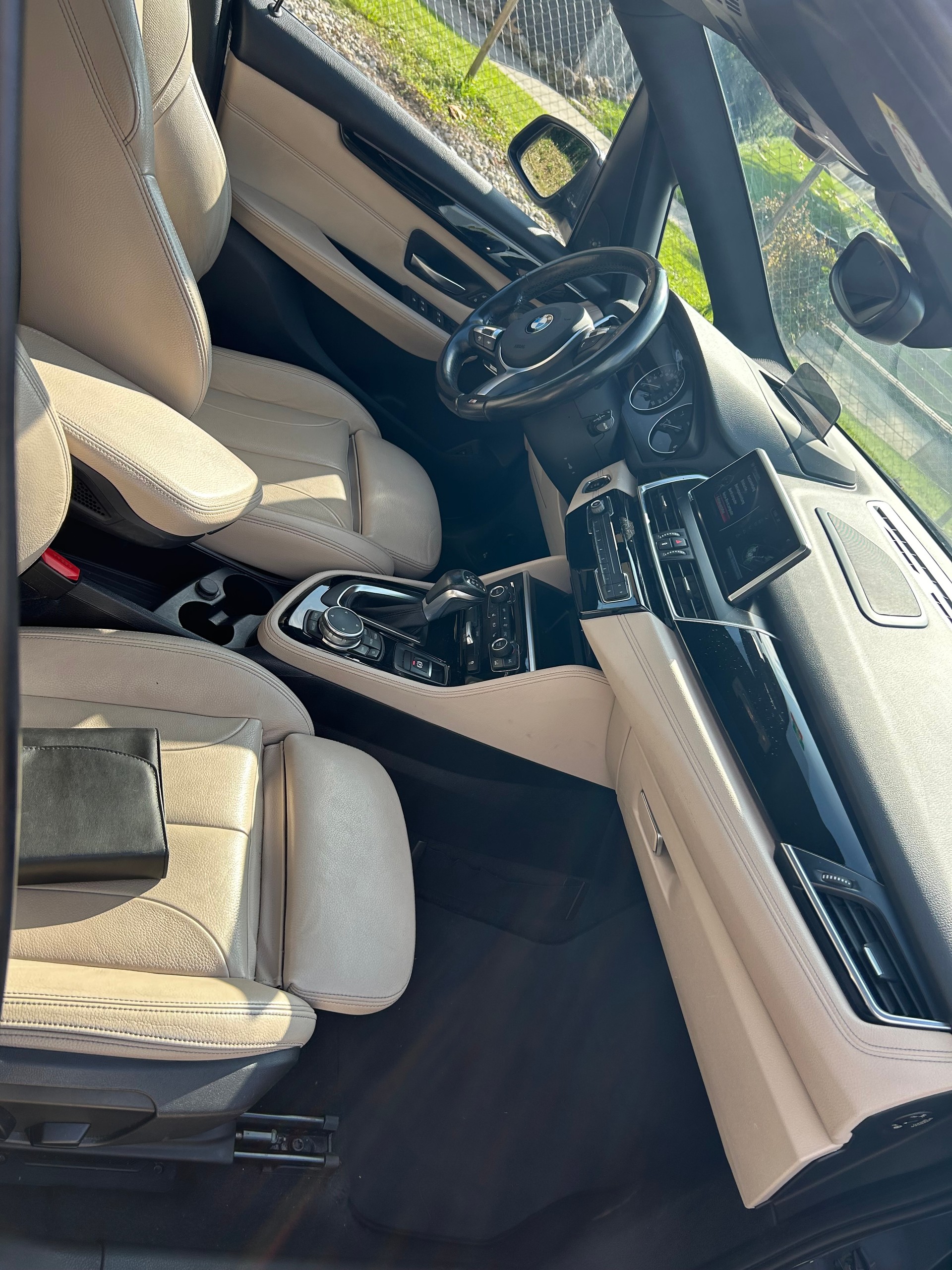 BMW 220d xDrive Active Tourer M Sport Steptronic-image-5