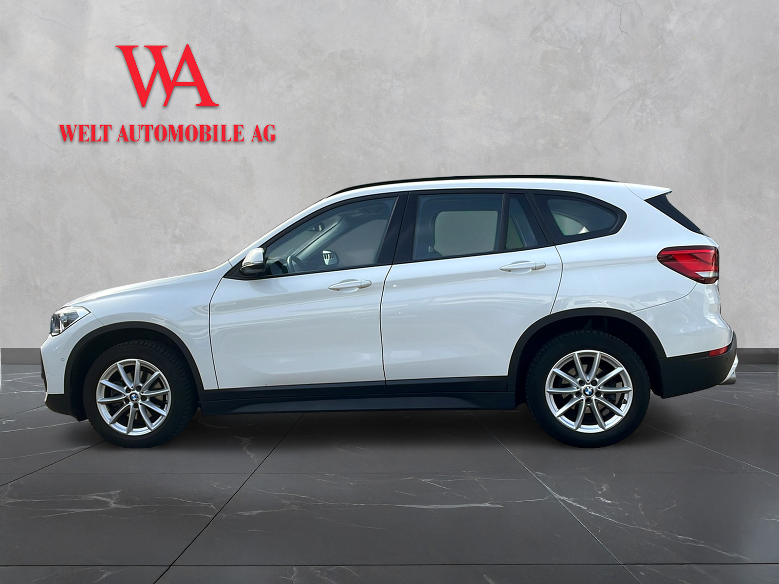 BMW X1 xDrive 18d Steptronic-showroom-element-1