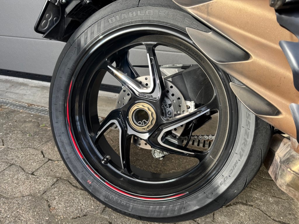 MV AGUSTA Brutale RR-image-8