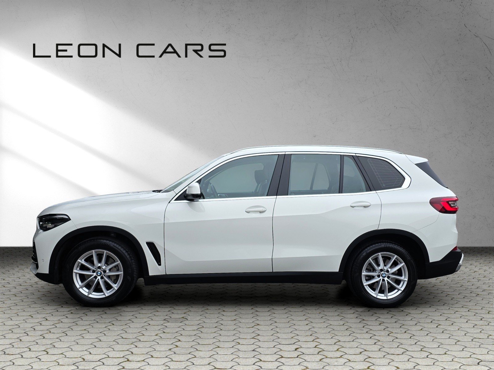 BMW X5 xDrive 30d Steptronic-showroom-element-2