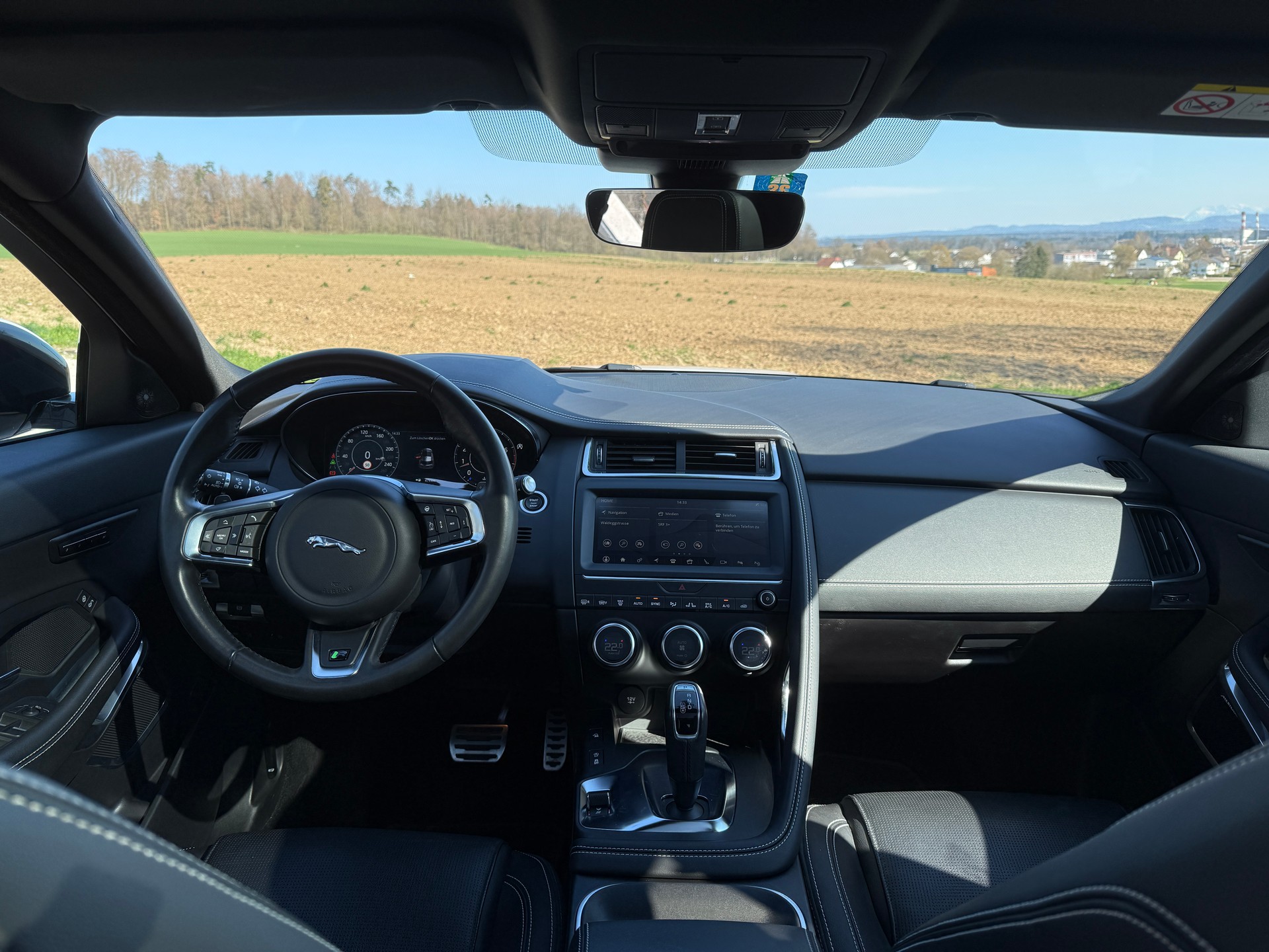 JAGUAR E-Pace 2.0 P250 R-Dynamic SE AWD Automatik-image-15