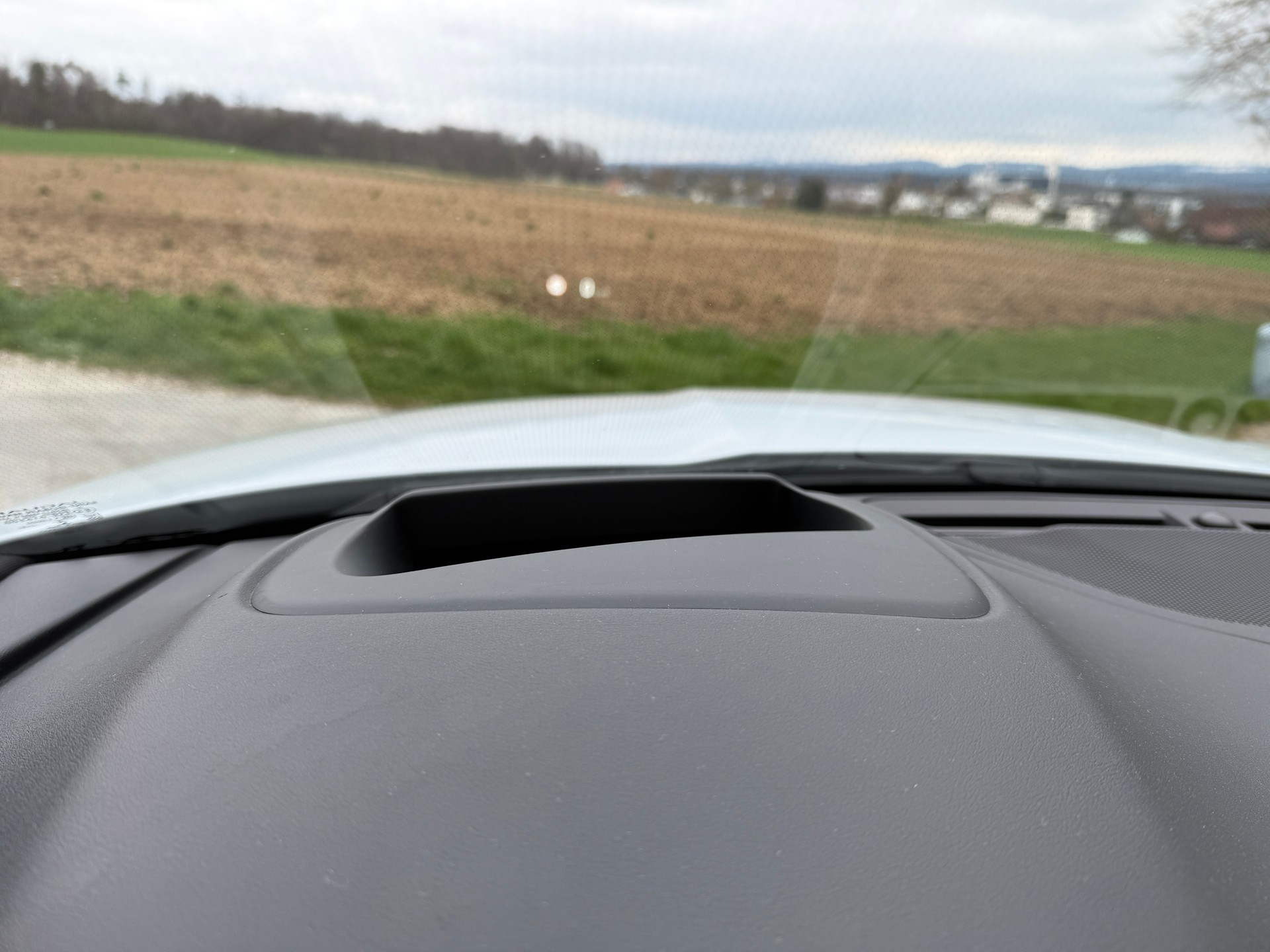 JAGUAR E-Pace 2.0 P250 R-Dynamic SE AWD Automatik-image-26