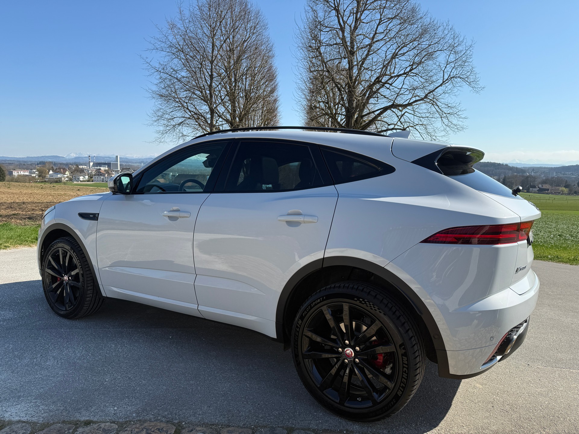 JAGUAR E-Pace 2.0 P250 R-Dynamic SE AWD Automatik-image-8