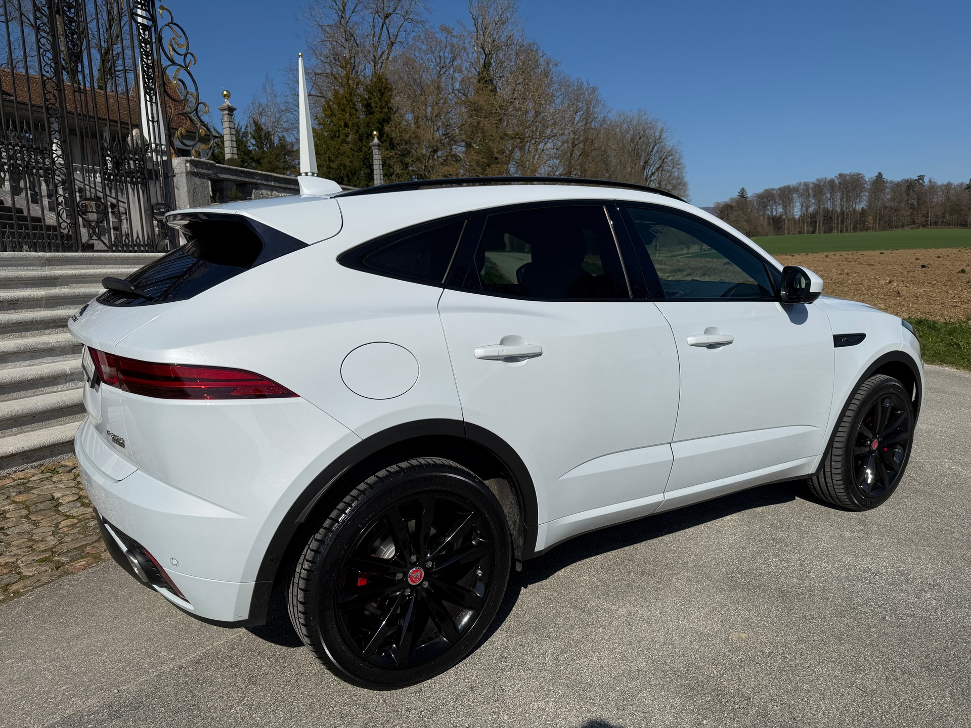 JAGUAR E-Pace 2.0 P250 R-Dynamic SE AWD Automatik-image-4